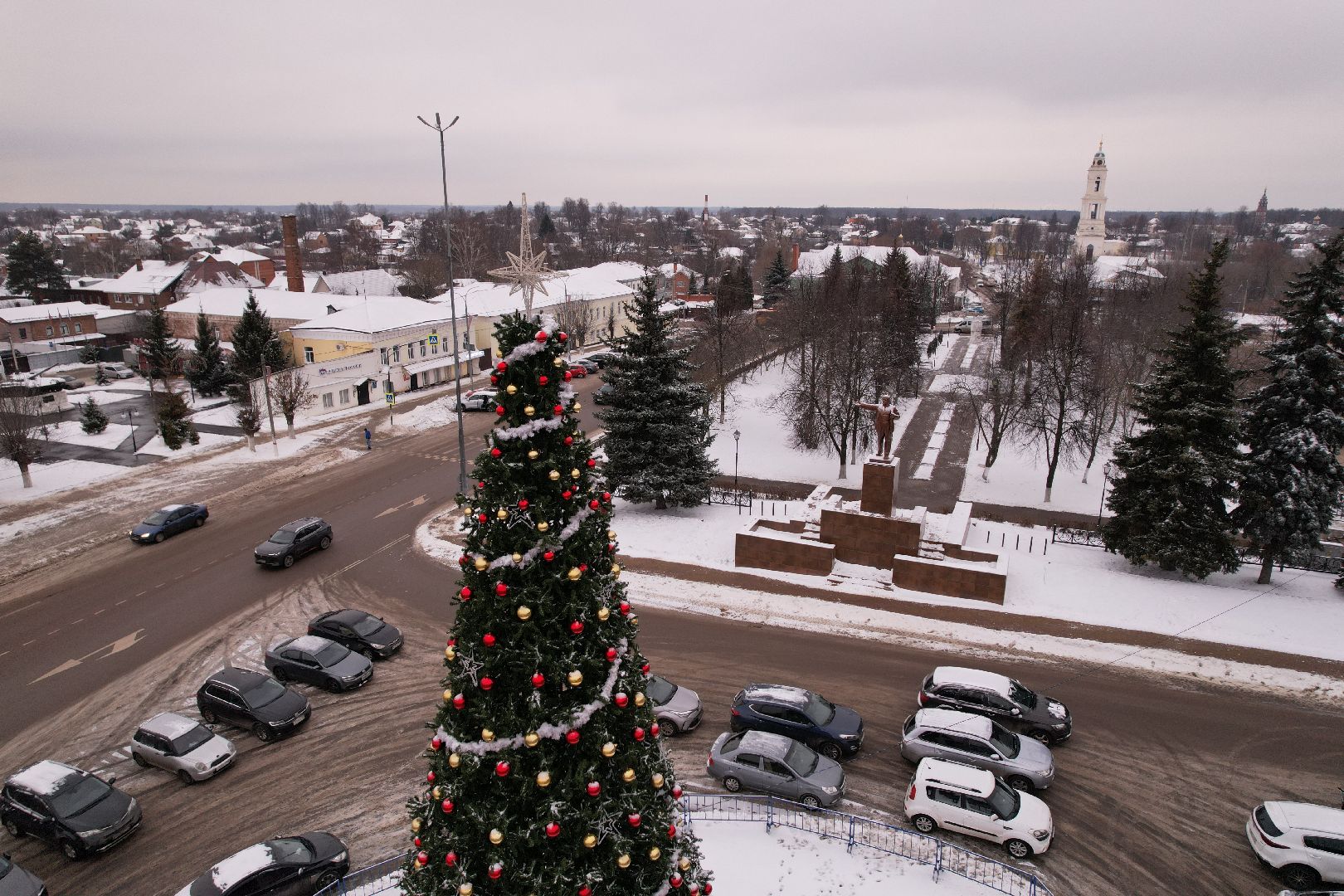 видео с коптера, зима в подмосковье, ёлка,