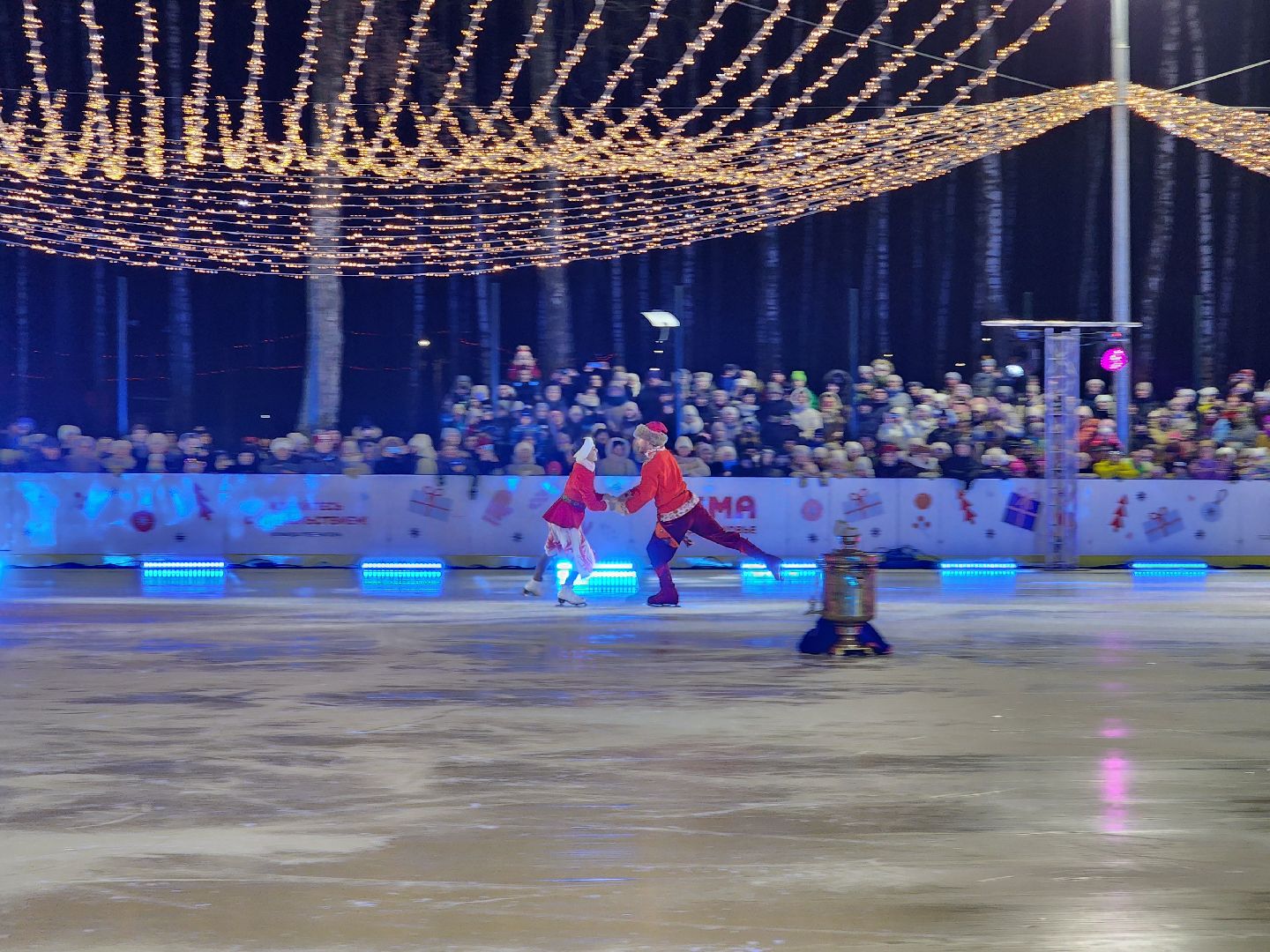 ледяное шоу, спектакль, фигуристы, фигурное катание, татьяна навка, ногонск, центральный парк, каток, жители, общество, вертикалки,