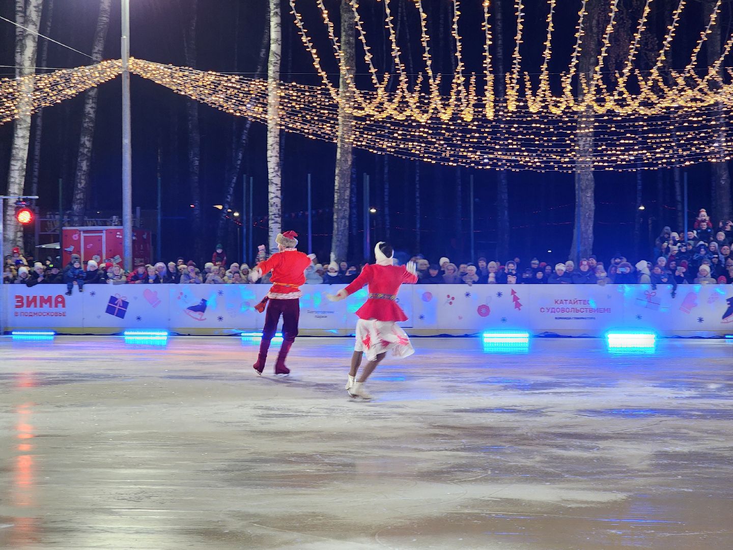 ледяное шоу, спектакль, фигуристы, фигурное катание, татьяна навка, ногонск, центральный парк, каток, жители, общество, вертикалки,