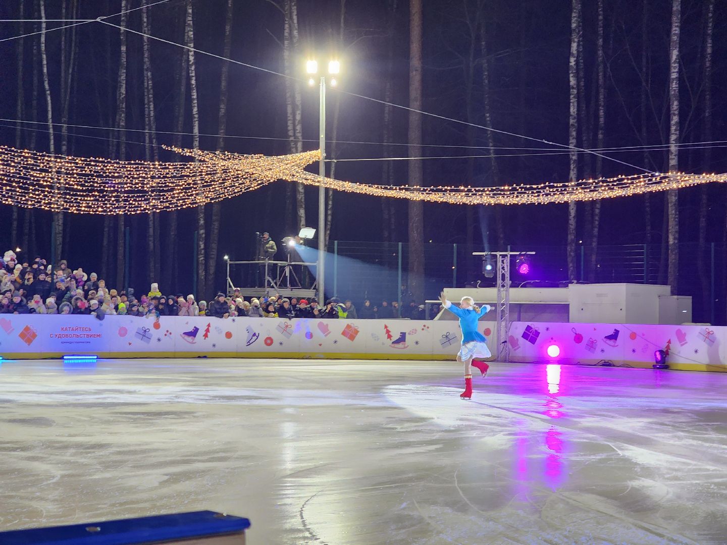 ледяное шоу, спектакль, фигуристы, фигурное катание, татьяна навка, ногонск, центральный парк, каток, жители, общество, вертикалки,