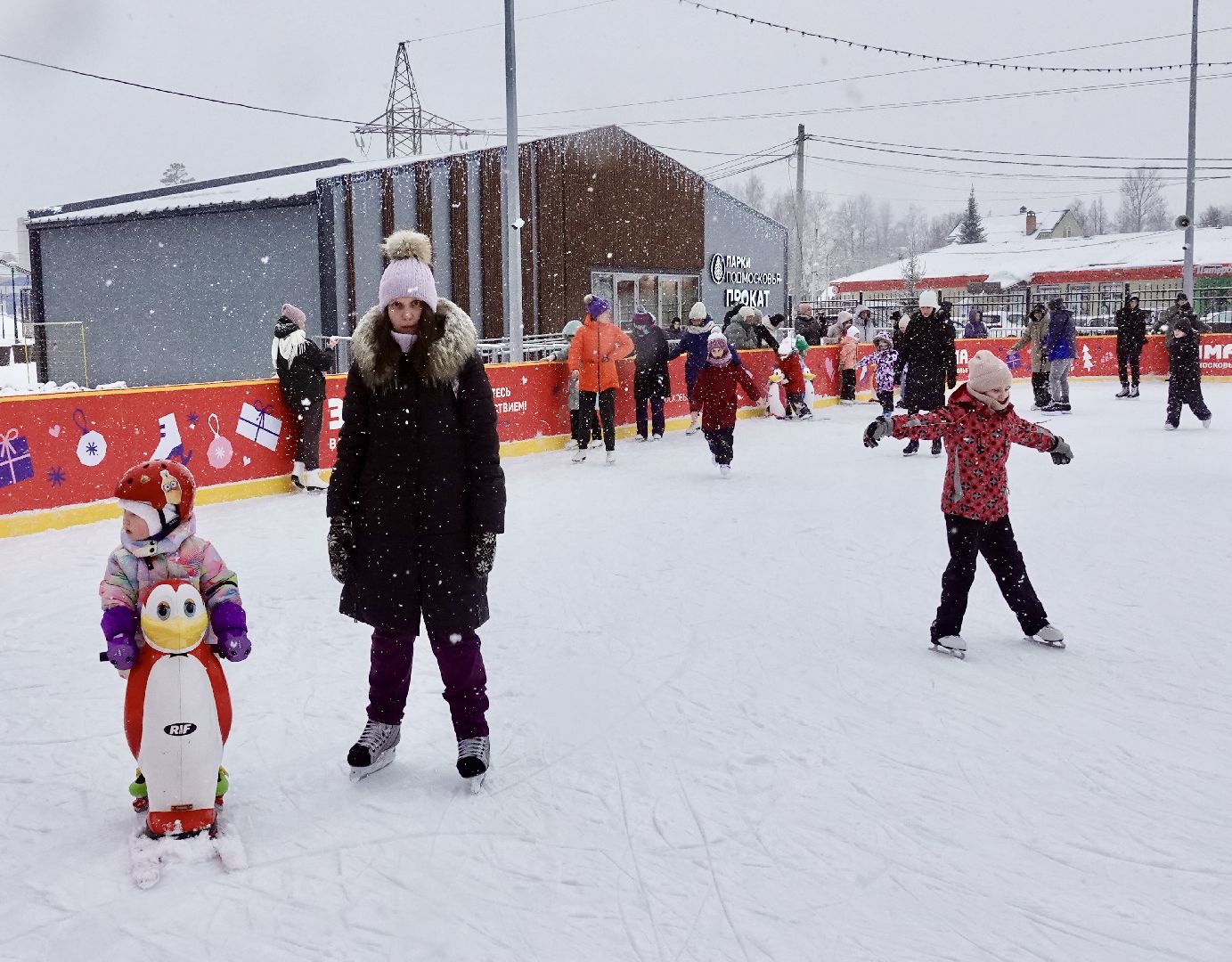 сергиево-посадский городской округ, сергиев посад, зима в подмосковье, зима в парках, парки мо, новогодние каникулы, зимние забавы, коньки, каток, фигурное катание, Парк Скитские пруды, Дети, Активности,