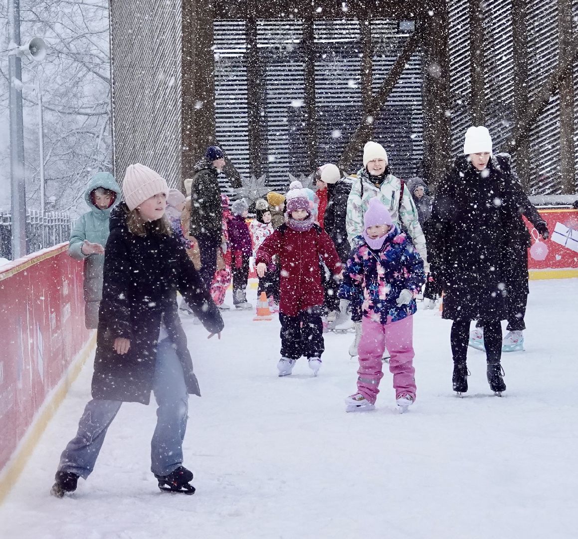 сергиево-посадский городской округ, сергиев посад, зима в подмосковье, зима в парках, парки мо, новогодние каникулы, зимние забавы, коньки, каток, фигурное катание, Парк Скитские пруды, Дети, Активности,