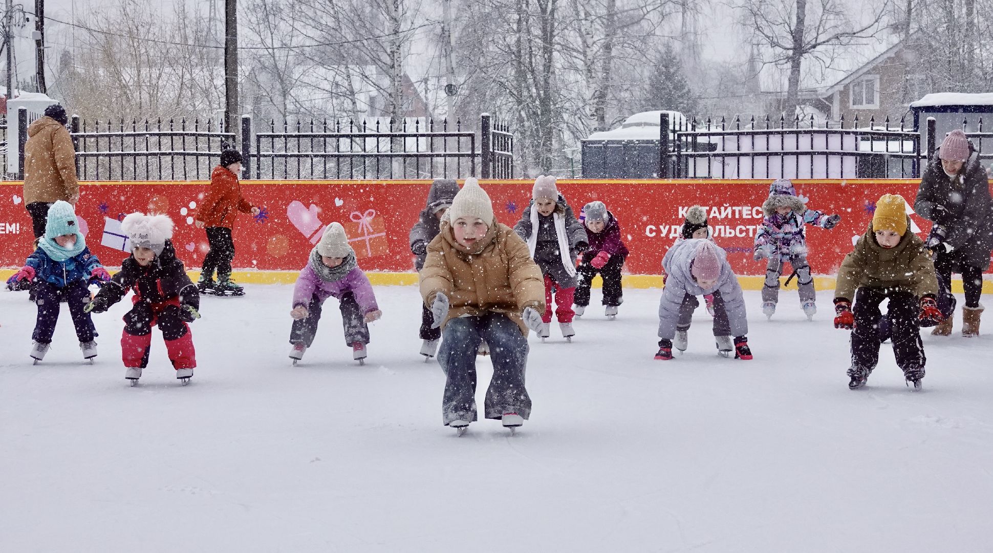 сергиево-посадский городской округ, сергиев посад, зима в подмосковье, зима в парках, парки мо, новогодние каникулы, зимние забавы, коньки, каток, фигурное катание, Парк Скитские пруды, Дети, Активности,