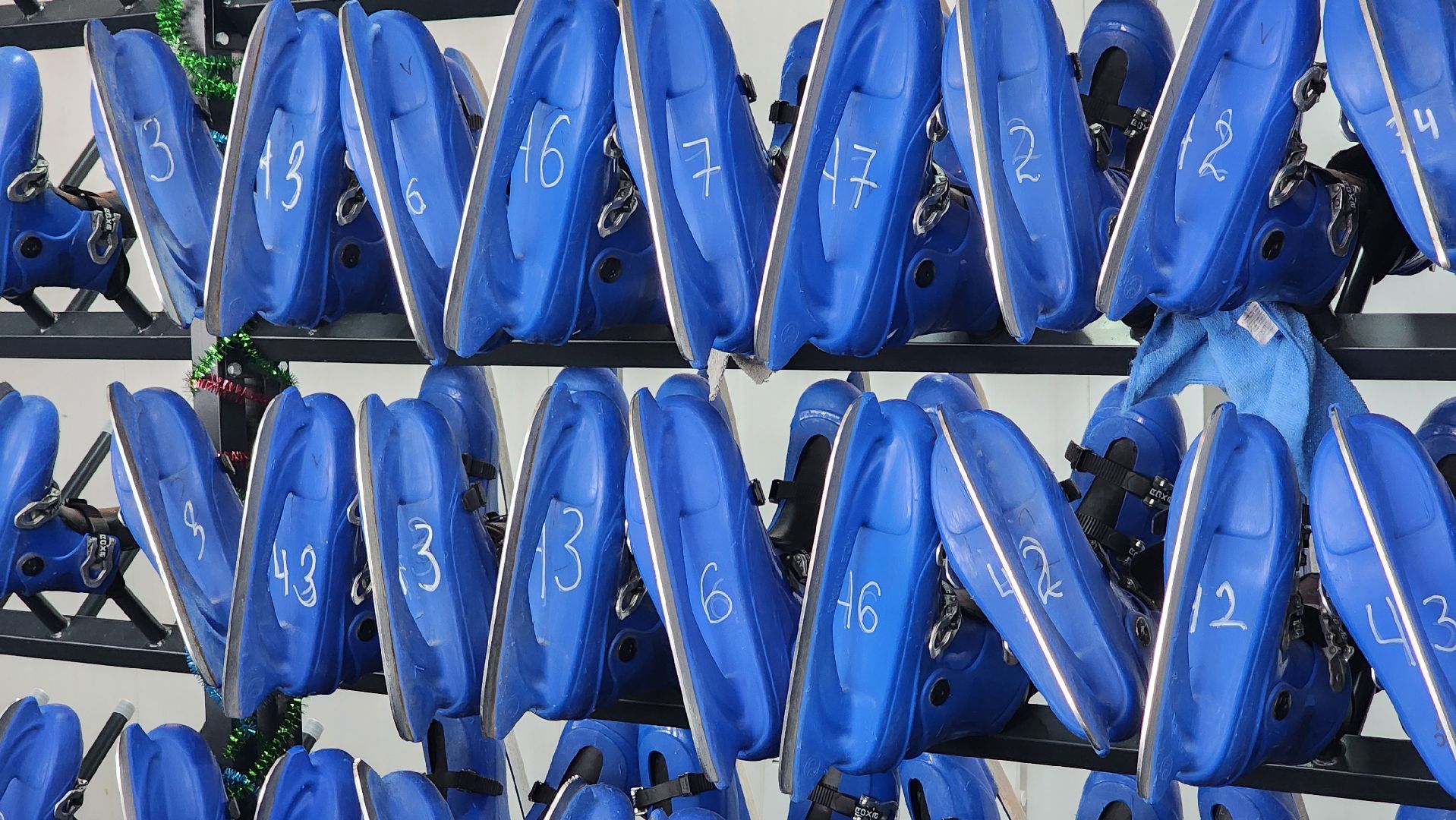 Солнечногорск, вертикалки, каток в парке, зима в подмосковье,