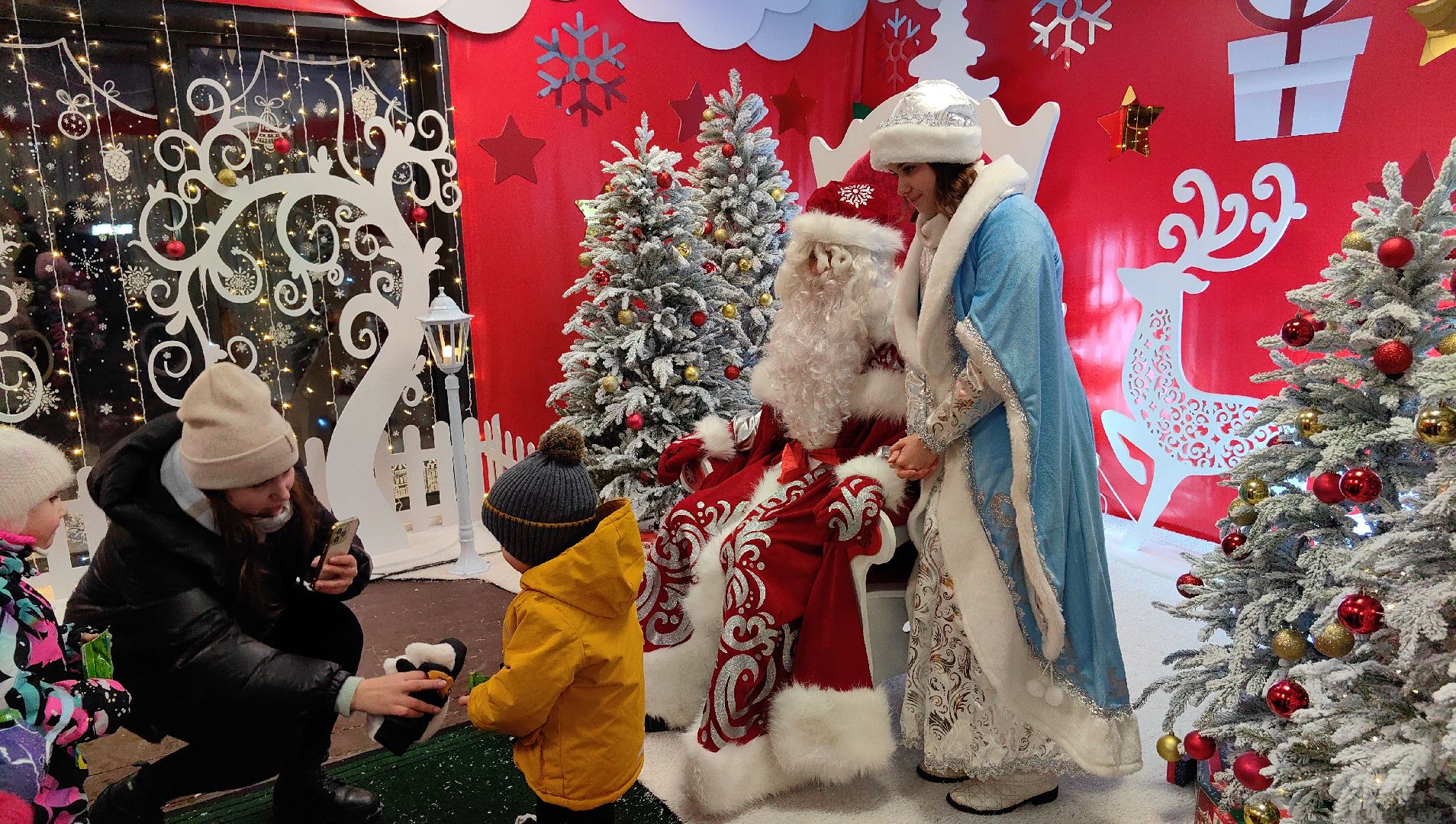 резиденция Деда Мороза, парк, Дед Мороз, снегурочка,