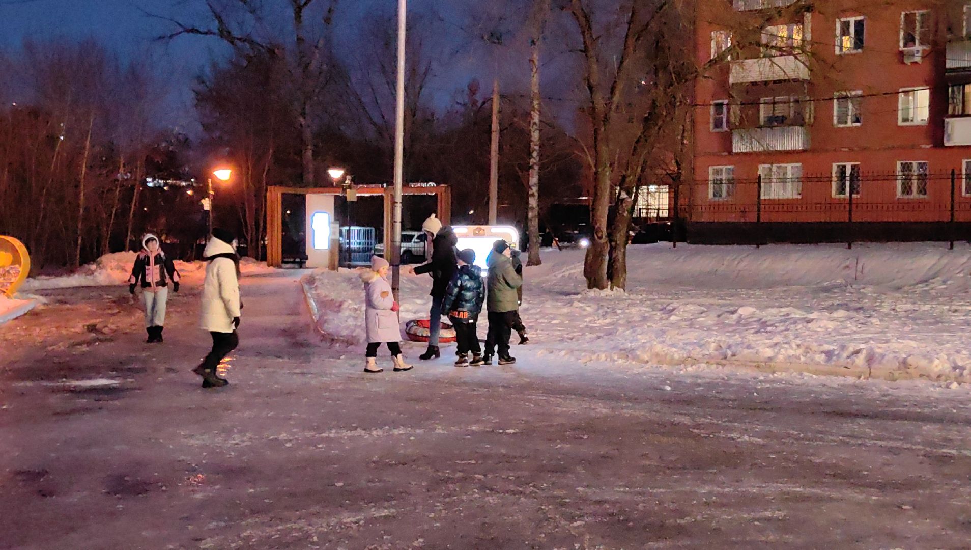 фотобудка, автомат, снимок, парк, елка,