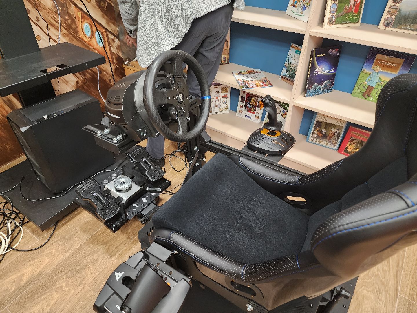 долгопрудный, библиотеки, модельная библиотека, капистальный ремонт, стимпанк, дирижабль, авиасимулятор,