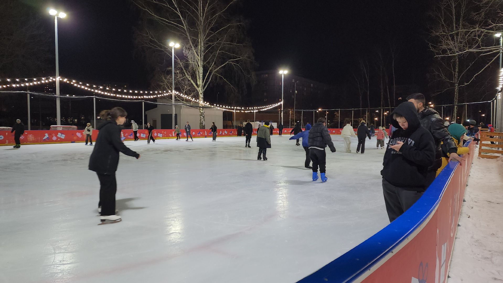 пушкино, каток в центре города, каток в парке, коньки, зима в подмосковье, семейные выходные,