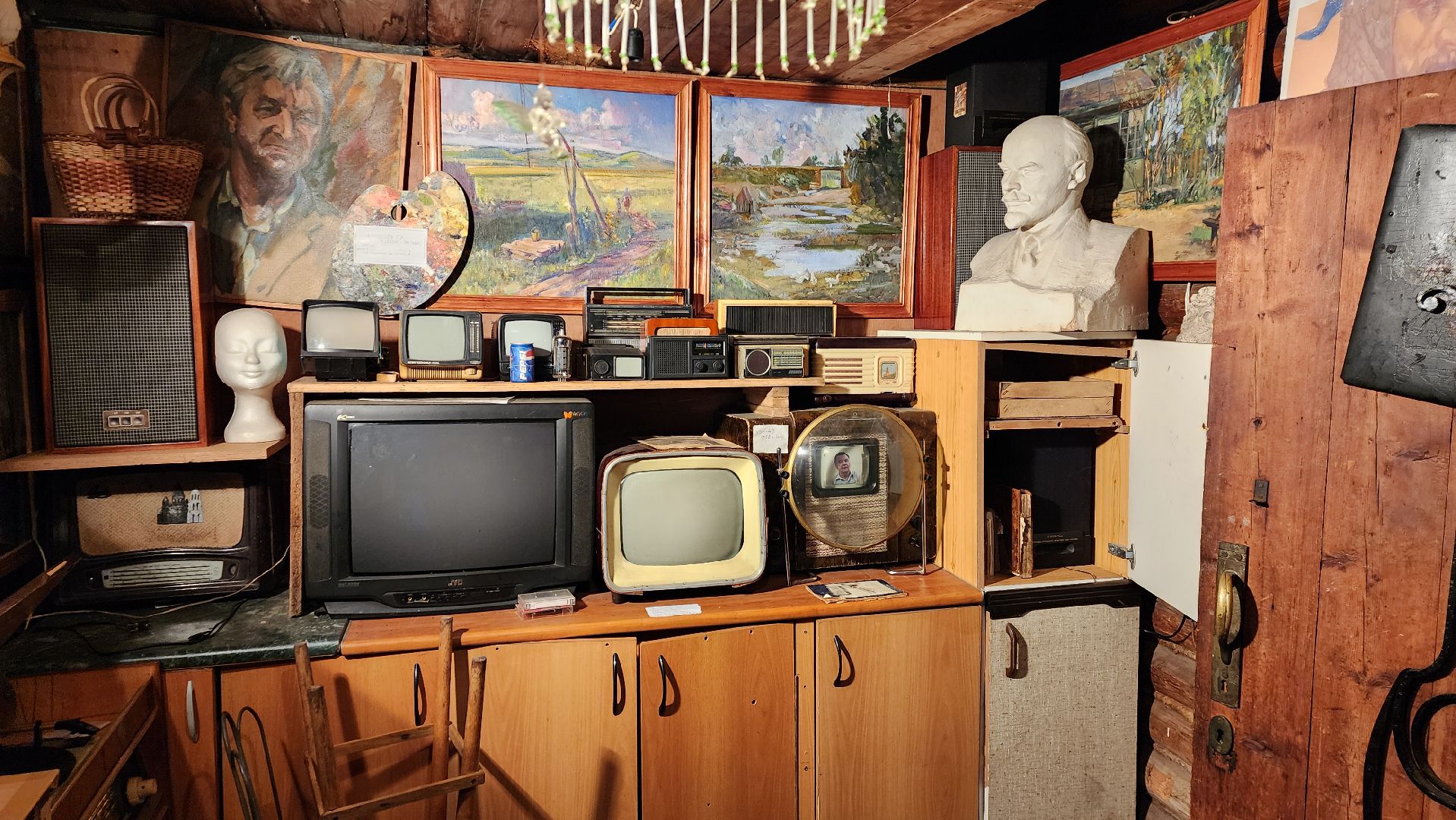 пушкино, музей, советский народ, старинные вещи, старинные часы, радиотехника, история, история россии,