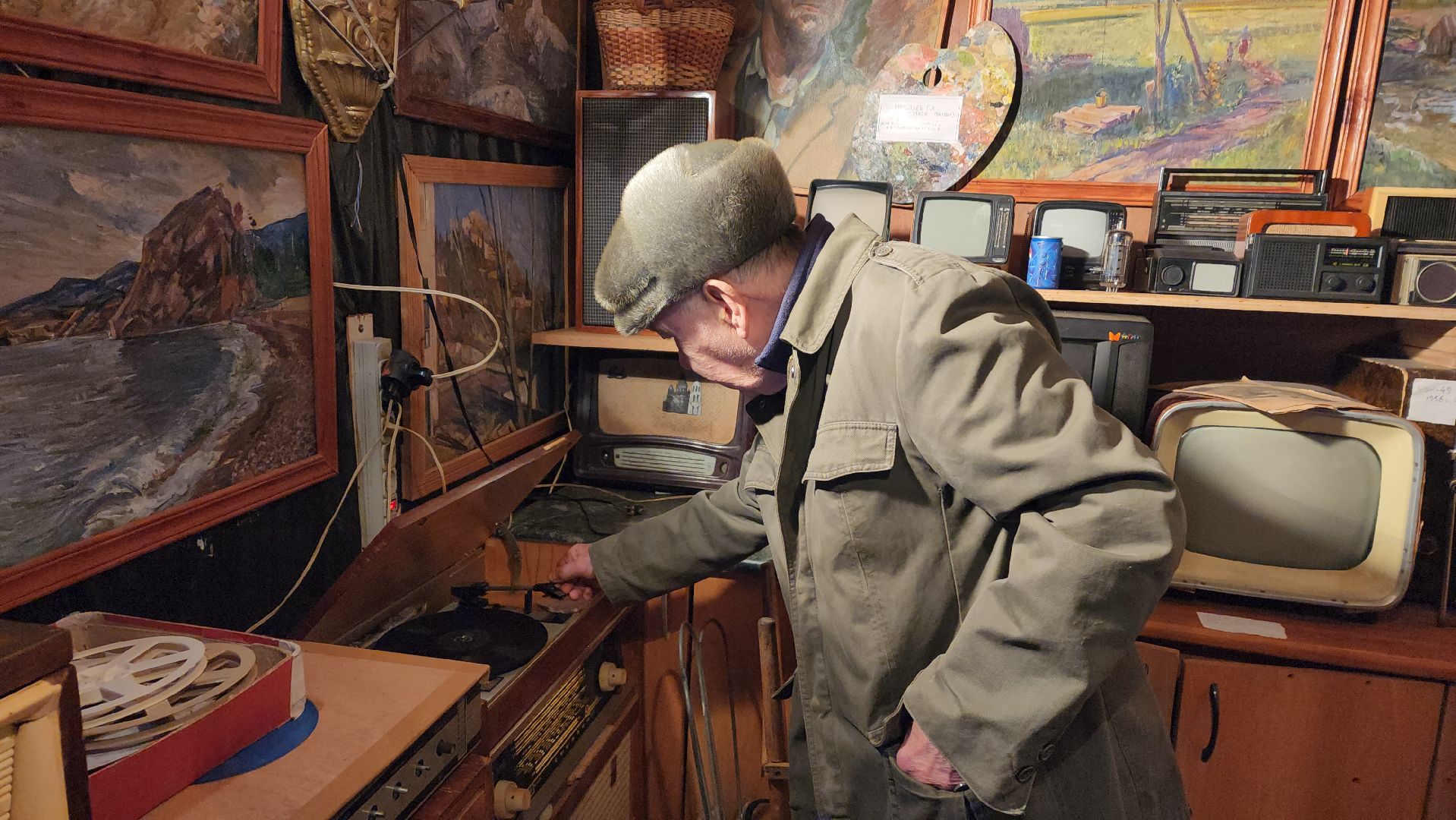 пушкино, музей, советский народ, старинные вещи, старинные часы, радиотехника, история, история россии,