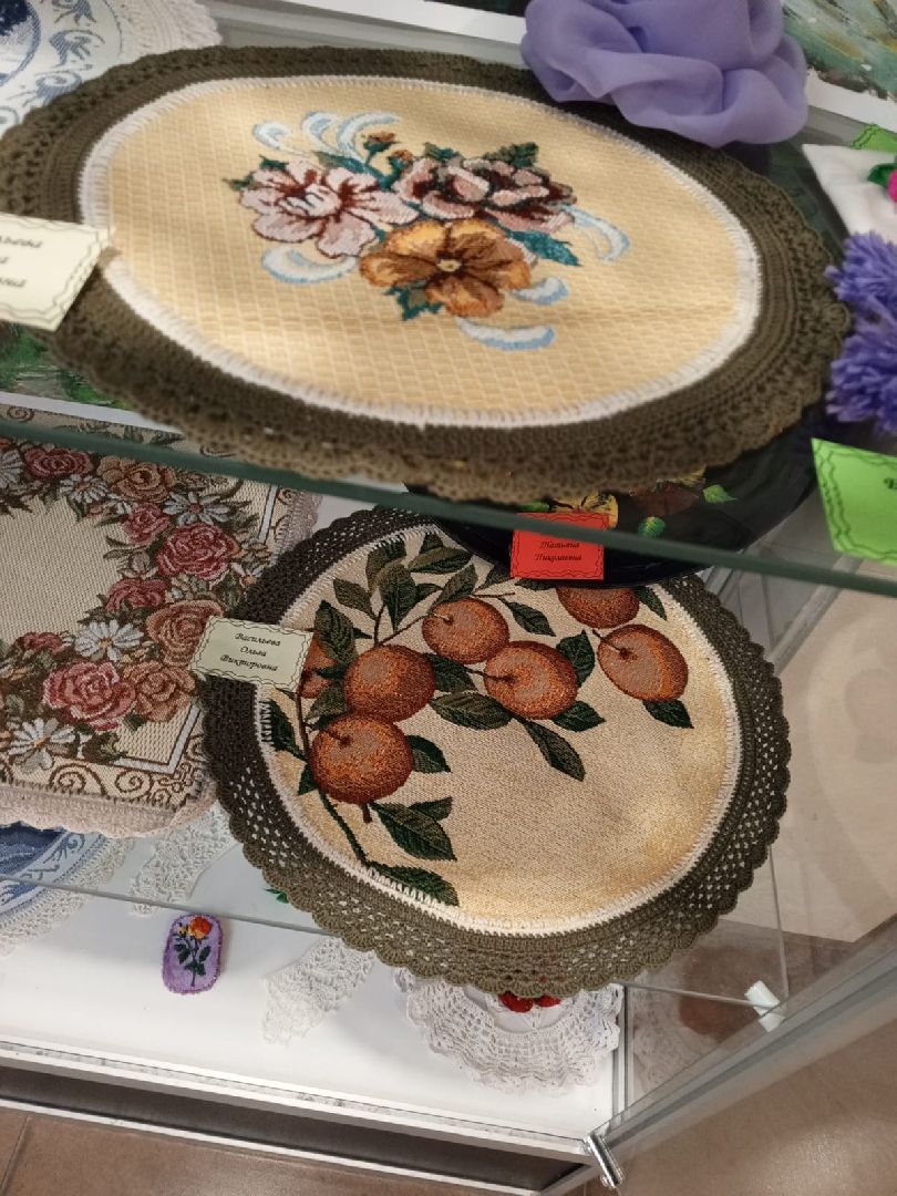пушкинский, дк, дом культуры, поселок, художественное творчество, поделки, рукоделие,экспозиция,куклы, обереги,платки, броши,