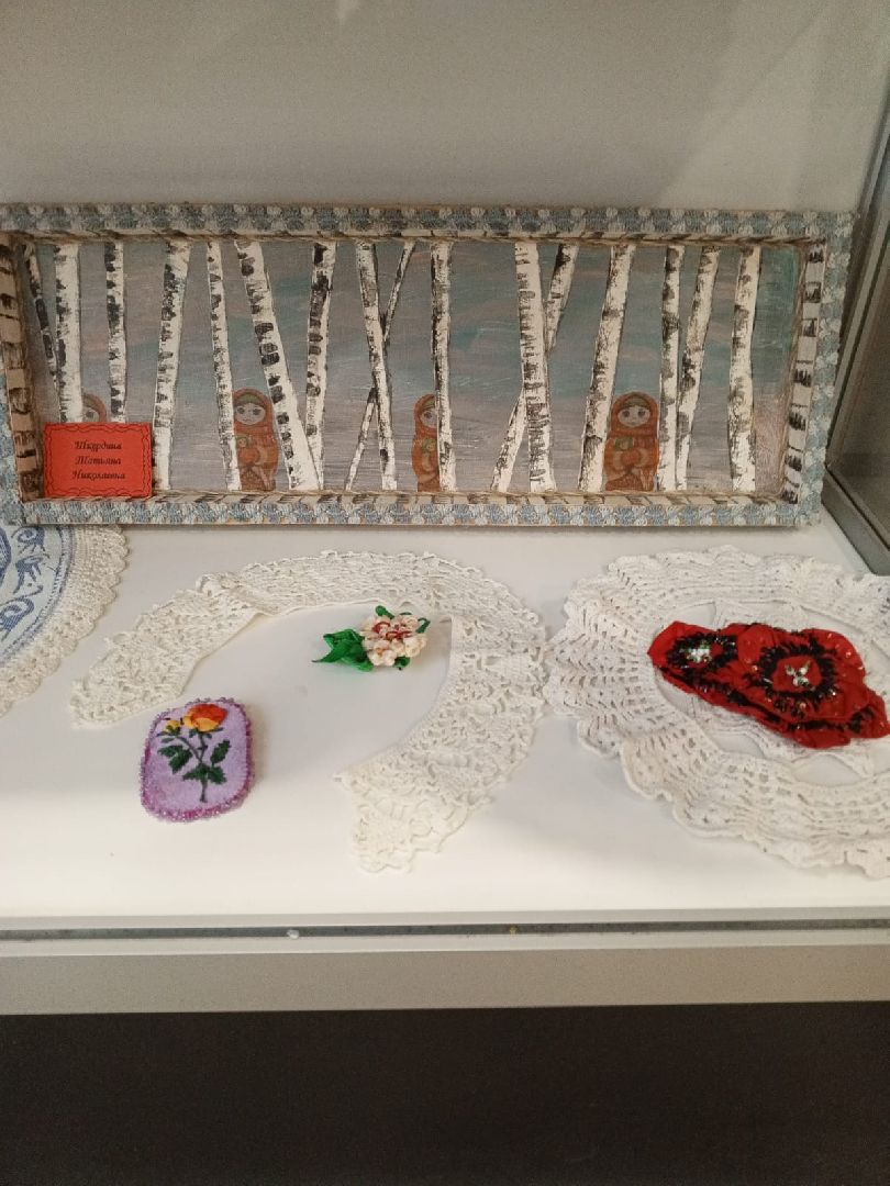пушкинский, дк, дом культуры, поселок, художественное творчество, поделки, рукоделие,экспозиция,куклы, обереги,платки, броши,