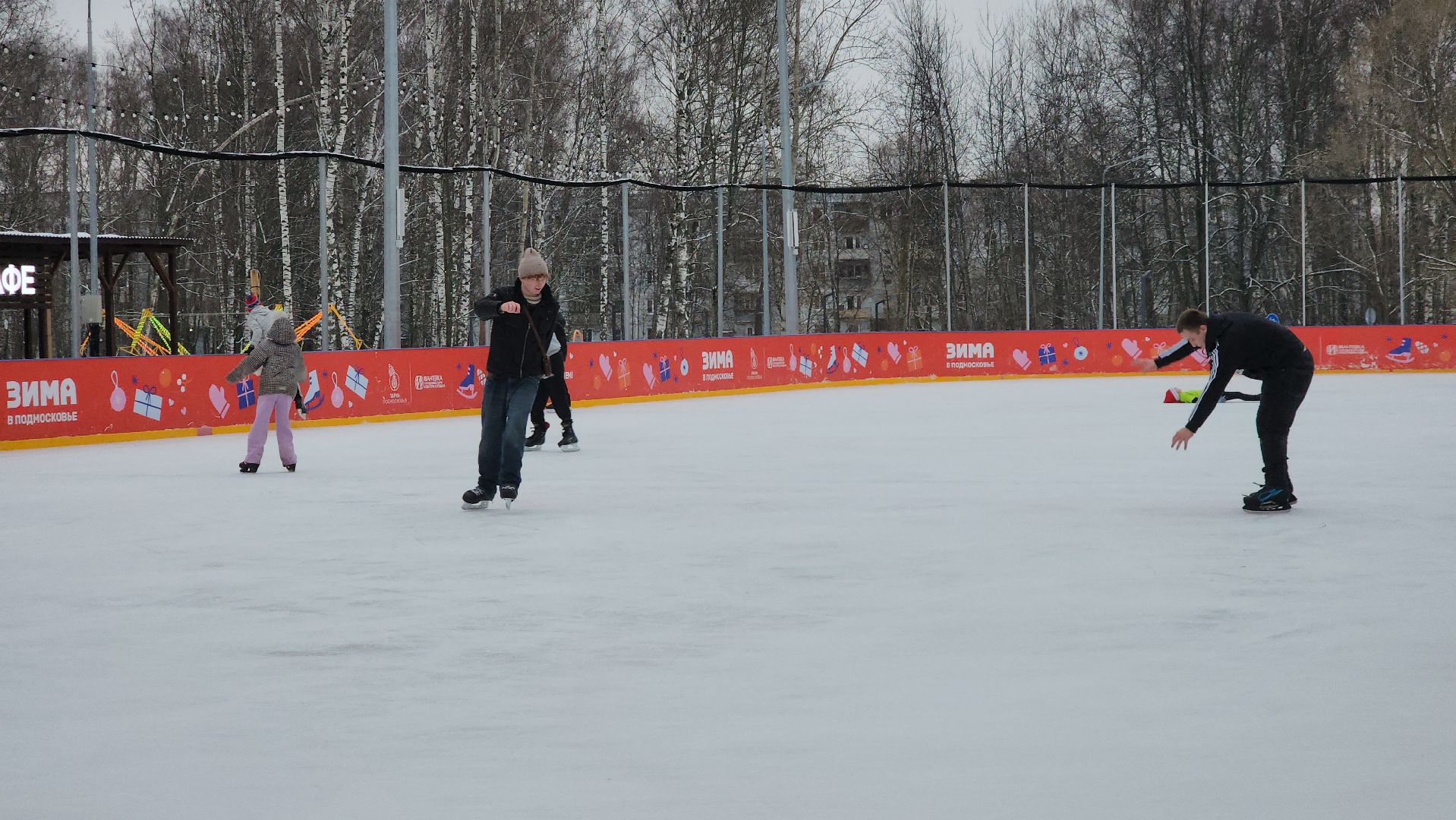 пушкинский, ивантеевка, каток, каток в парке, каток в центре города, коньки, прокат коньков, зима в подмосковье, развлечения,семейный отдых,