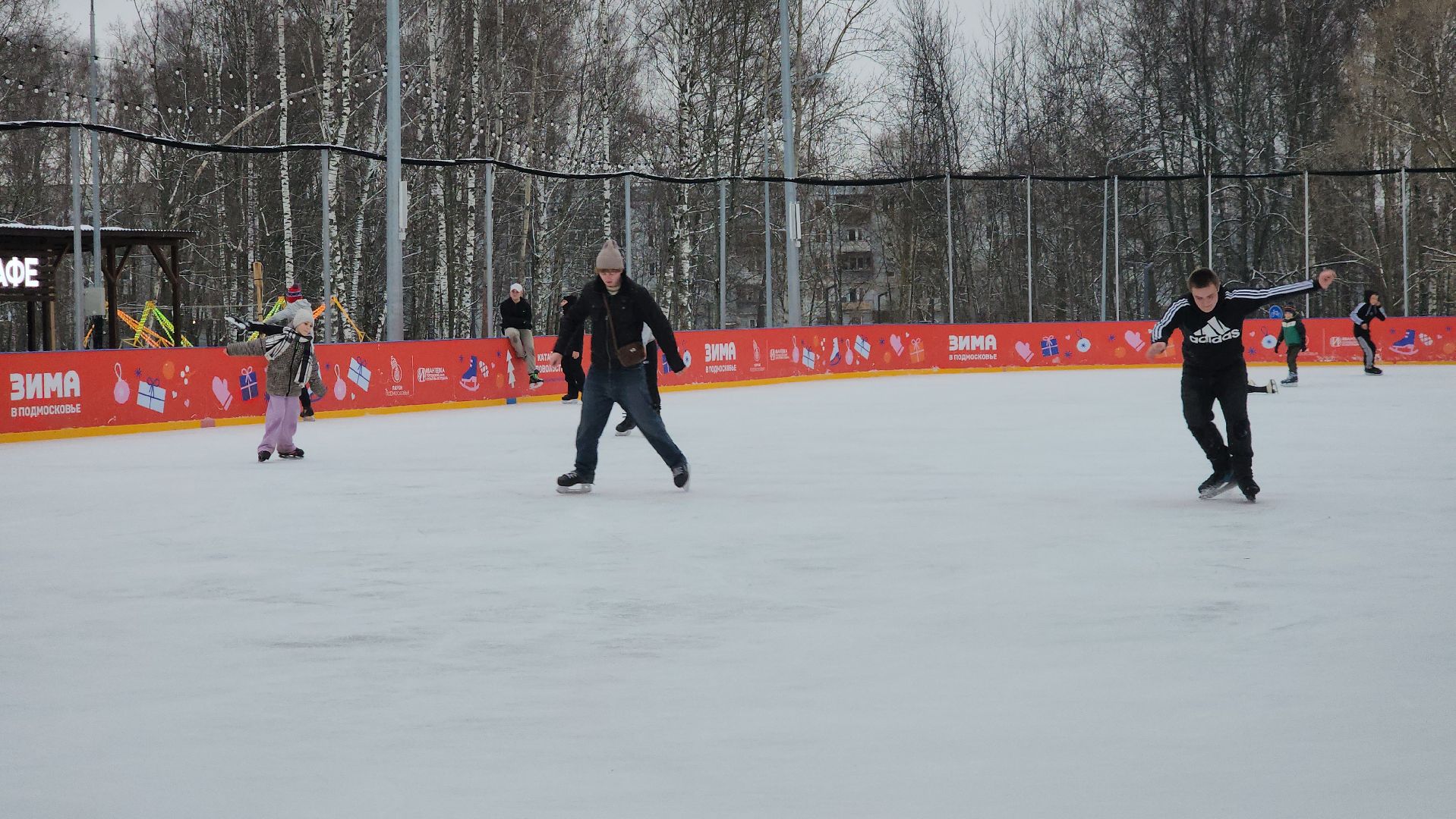 пушкинский, ивантеевка, каток, каток в парке, каток в центре города, коньки, прокат коньков, зима в подмосковье, развлечения,семейный отдых,
