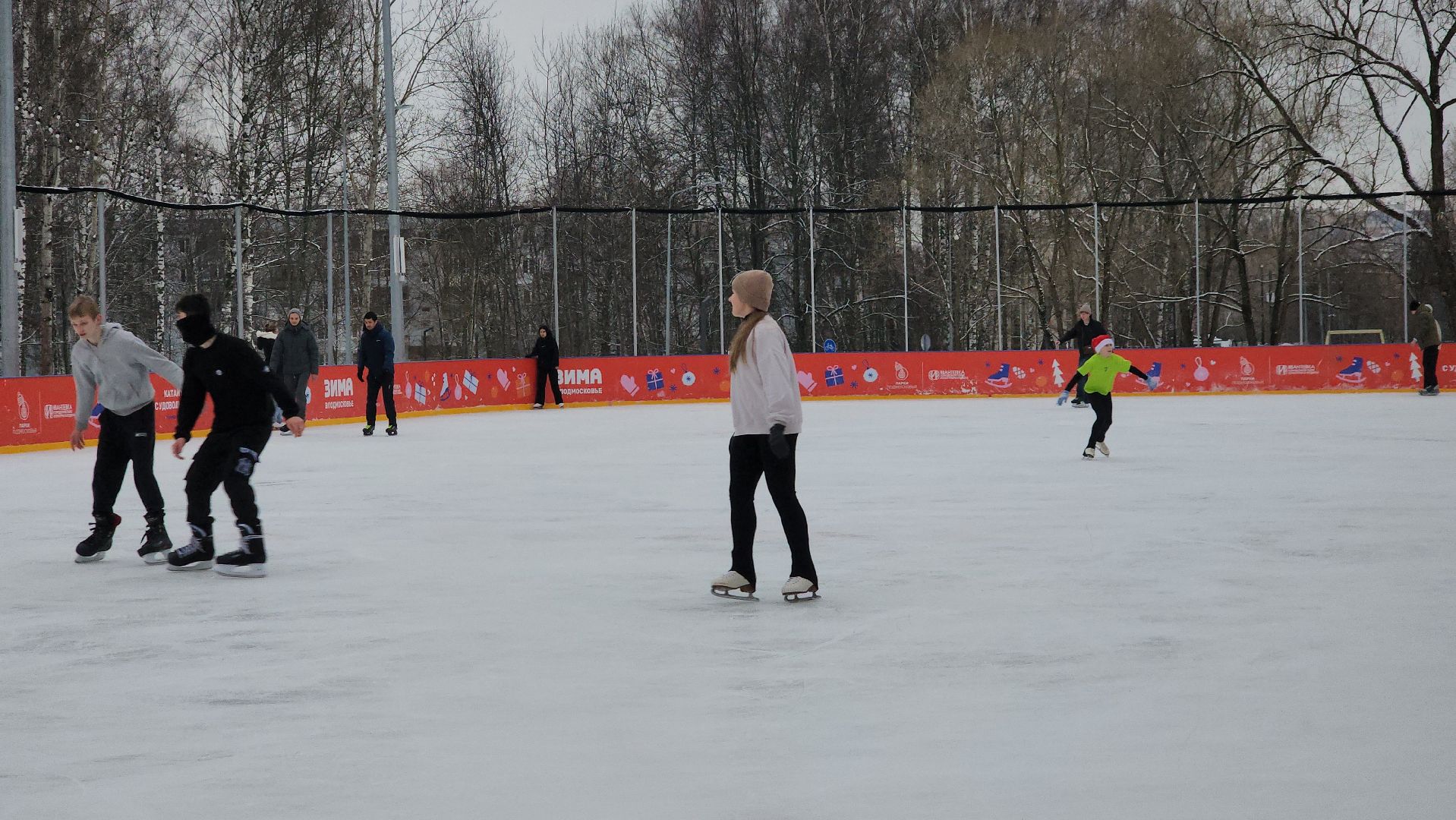 пушкинский, ивантеевка, каток, каток в парке, каток в центре города, коньки, прокат коньков, зима в подмосковье, развлечения,семейный отдых,
