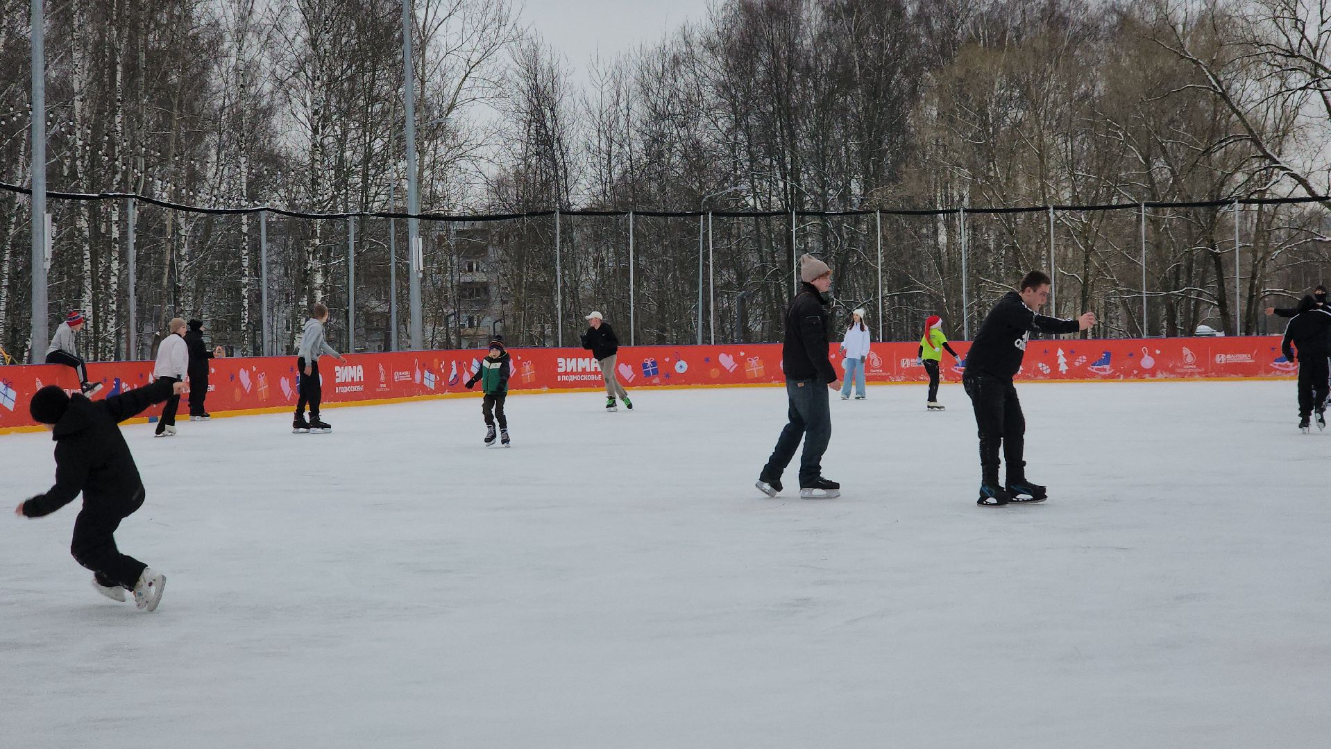 пушкинский, ивантеевка, каток, каток в парке, каток в центре города, коньки, прокат коньков, зима в подмосковье, развлечения,семейный отдых,