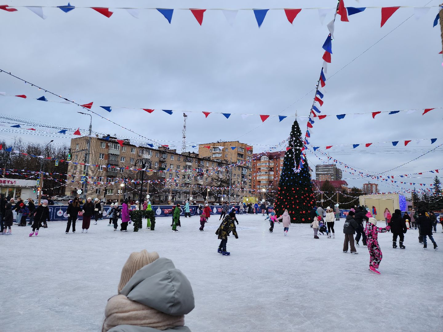 серпухов, подмосковье, каток, искусственный лед, новый год,