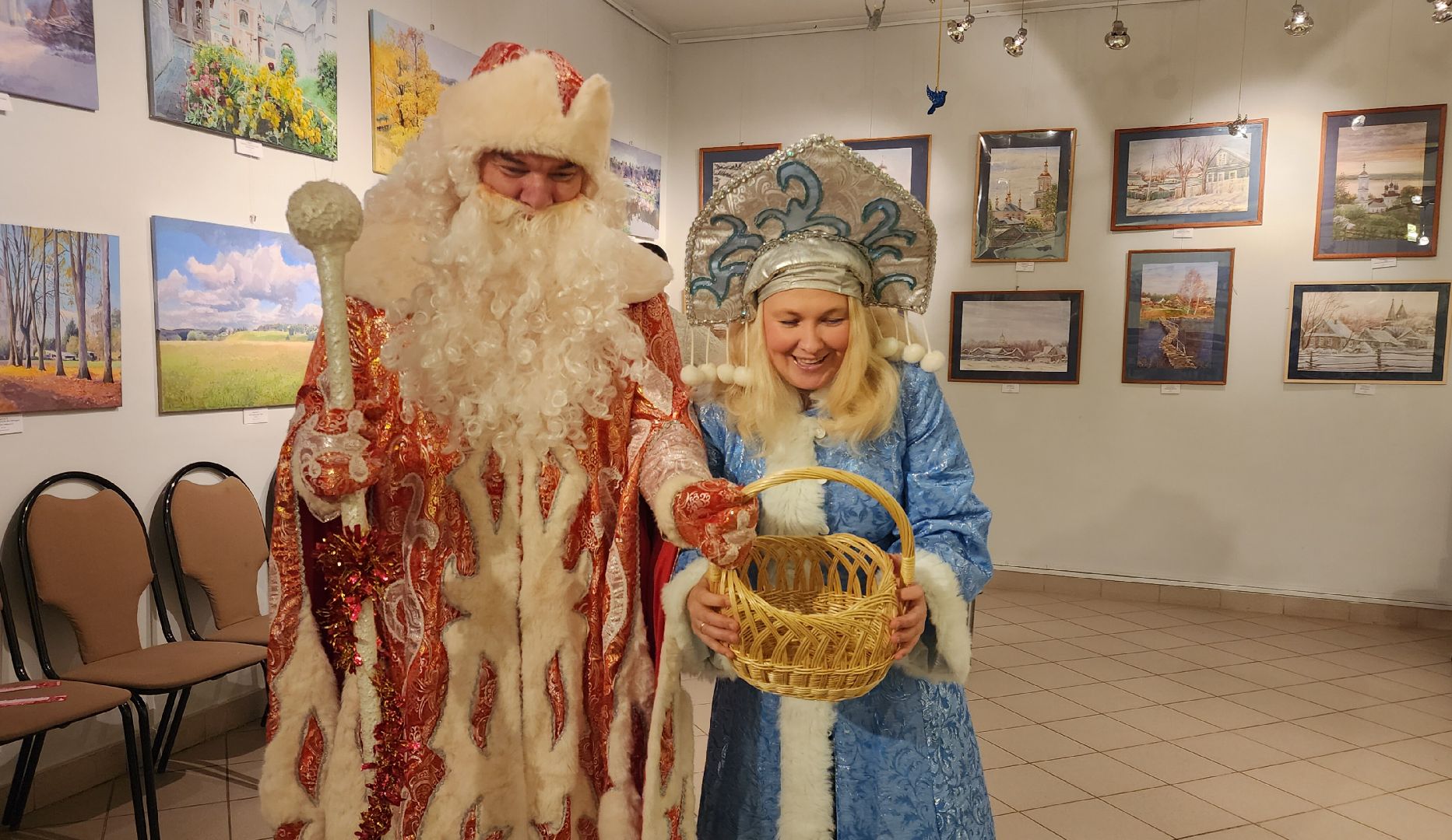 Звенигород, Культура, Гостиная Деда Мороза,вертикалки,