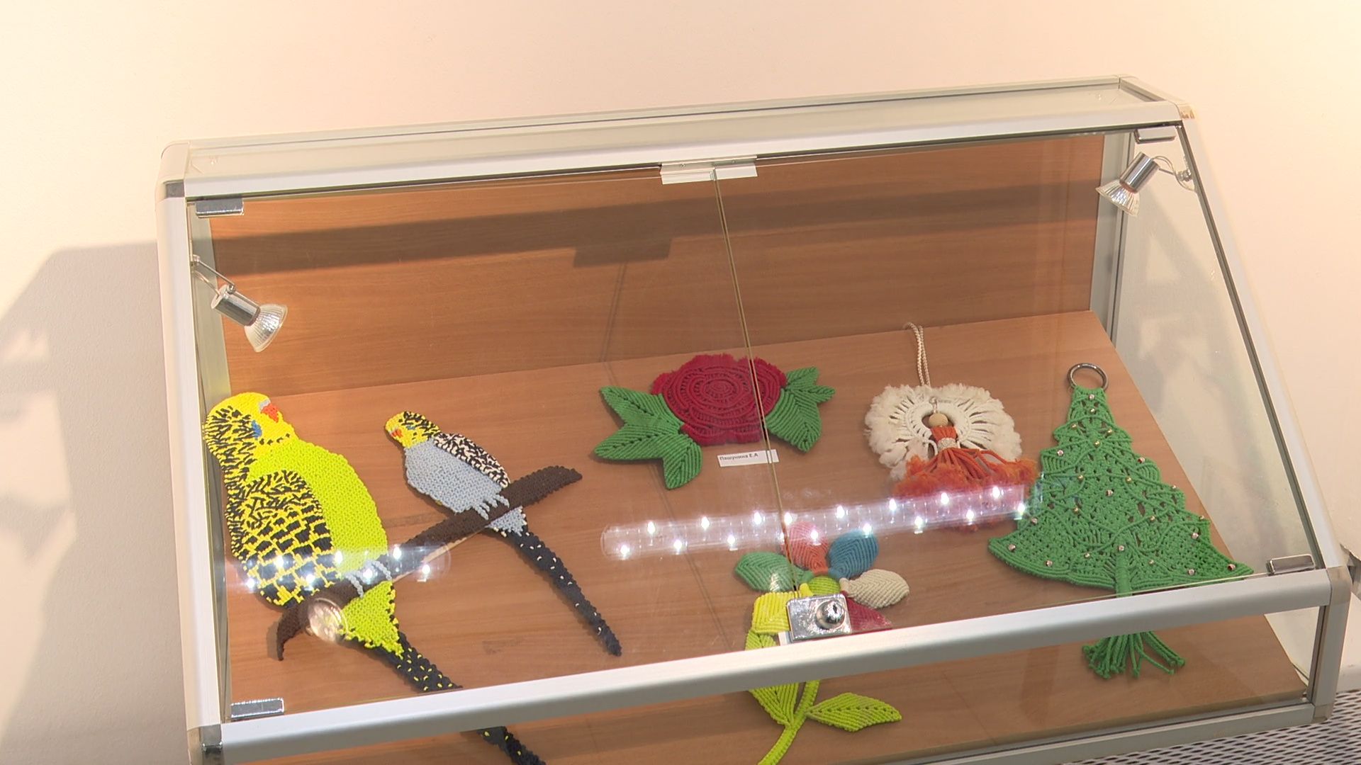 Реутов, вертикалки, выставка инвалидов, картины, поделки, неограниченные,