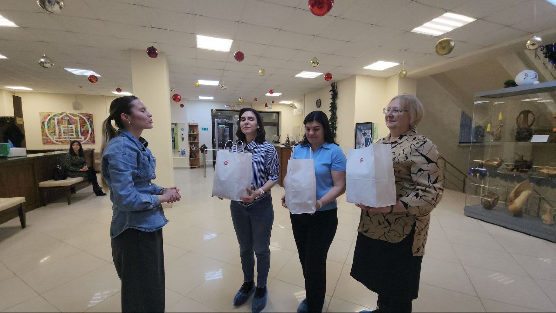 люберцы, люберецкий музейно-выставочный комплекс, История новогодней игрушки Арт-ёлка,