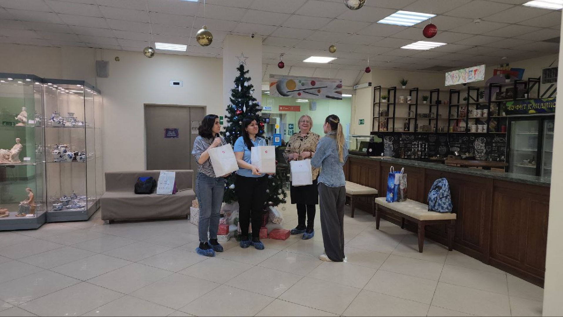 люберцы, люберецкий музейно-выставочный комплекс, История новогодней игрушки Арт-ёлка,