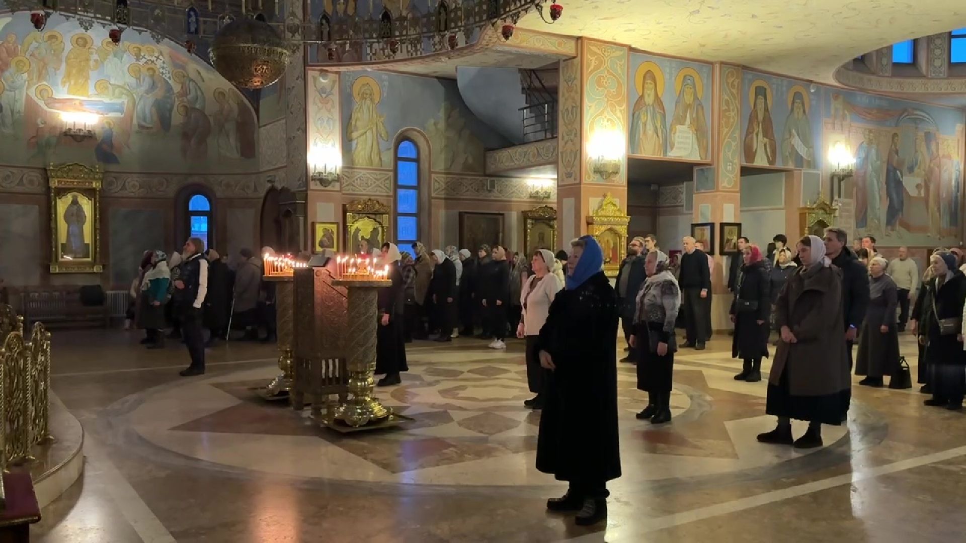 реутов, вертикалки, рождество, храм, сочельник, вертеп, еловые ветки,