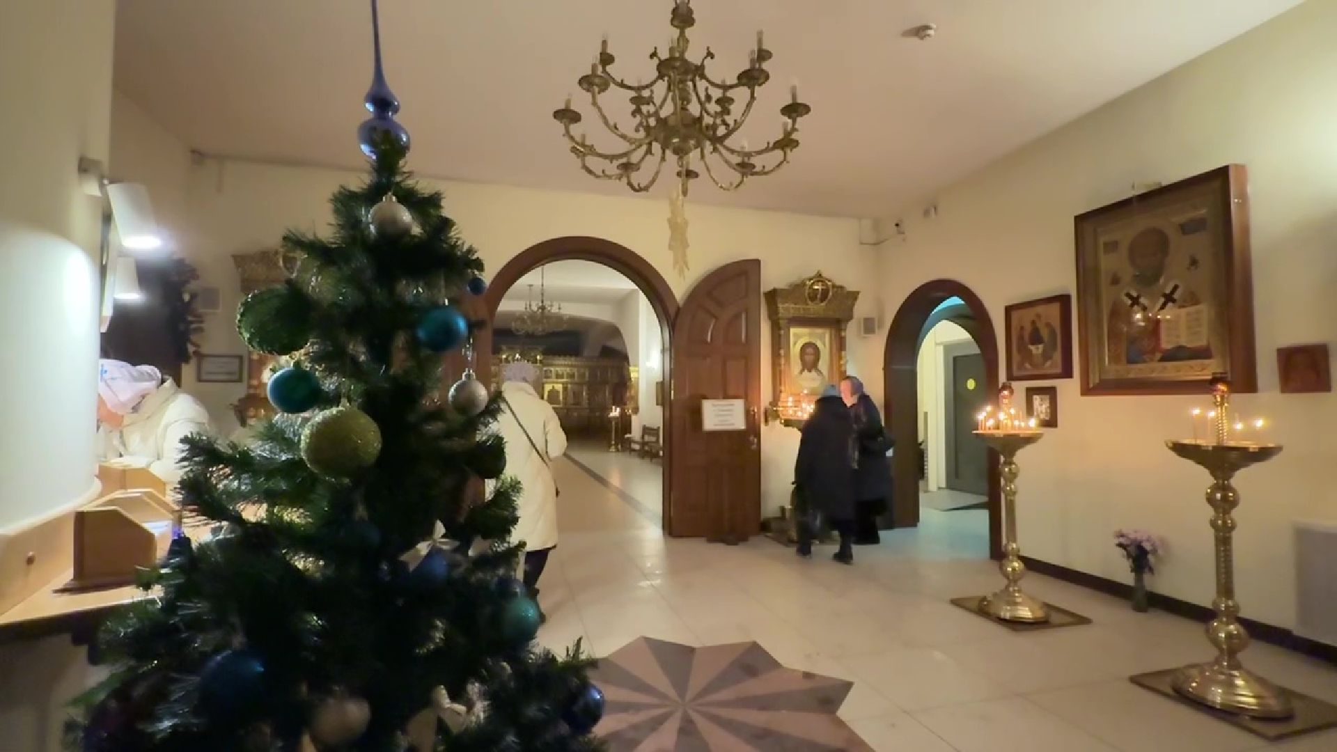 реутов, вертикалки, рождество, храм, сочельник, вертеп, еловые ветки,