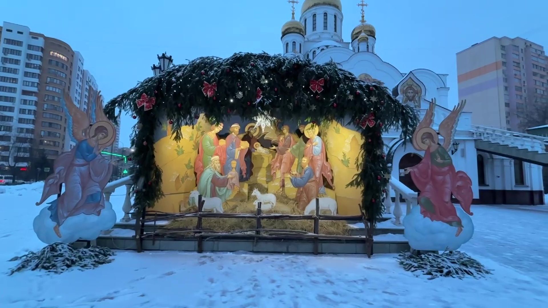 реутов, вертикалки, рождество, храм, сочельник, вертеп, еловые ветки,