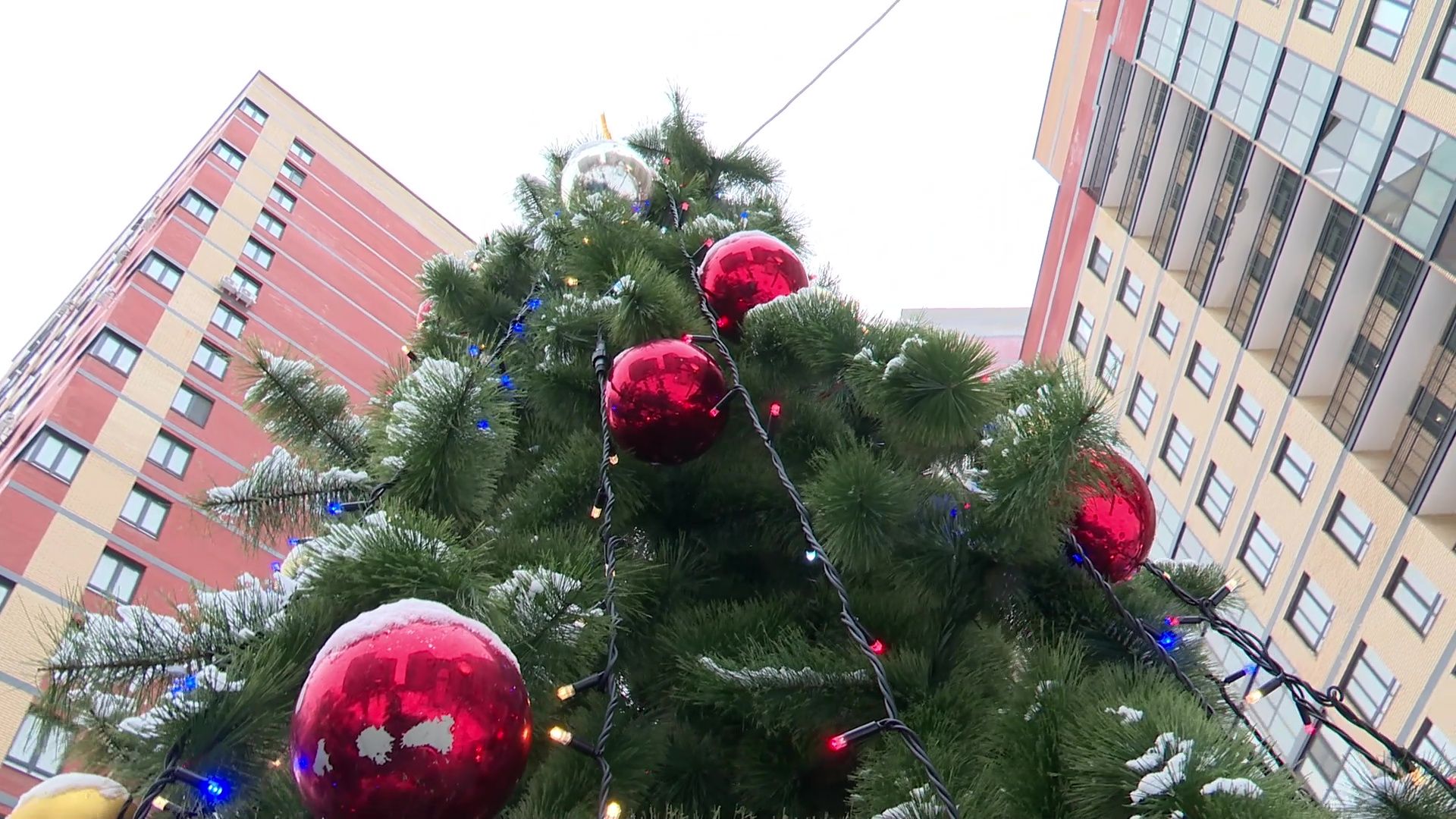 Реутов, вертикалки, елка, новый год, нпо маш, праздник, дети, сказочные герои,