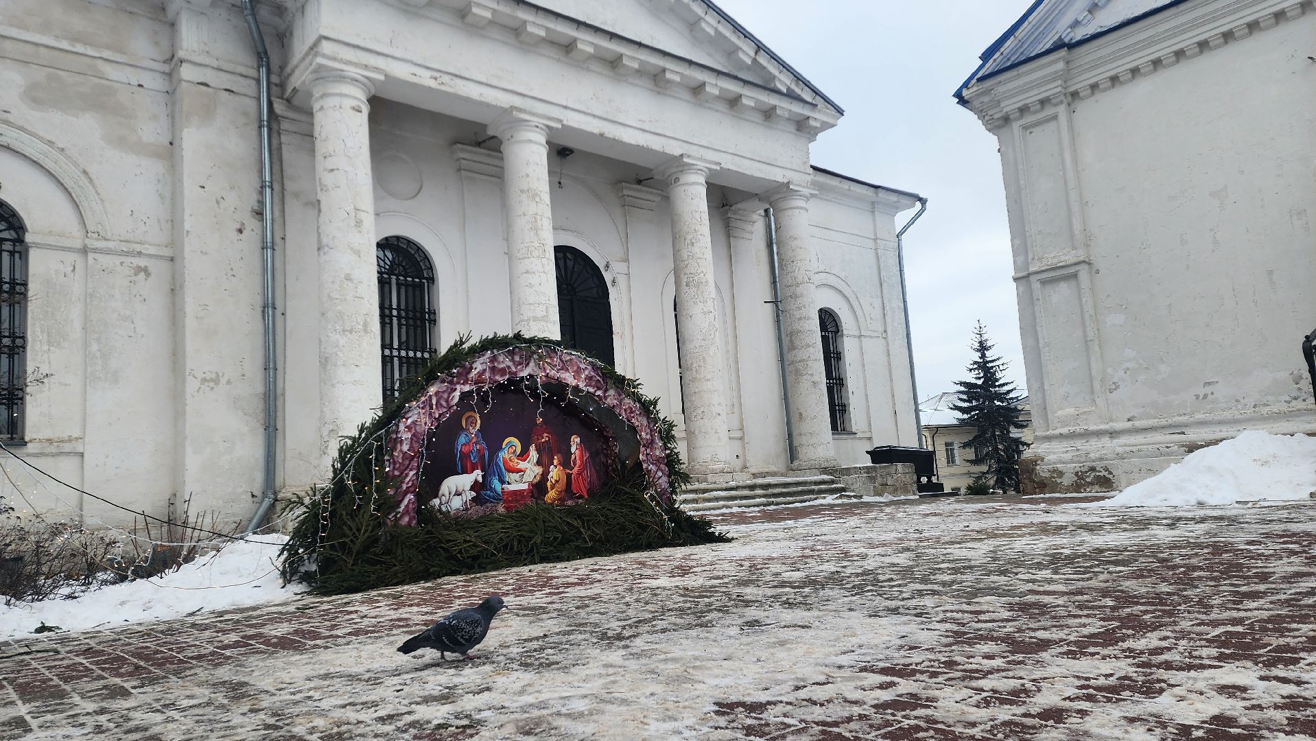 вертикалки,Бронницы, Подготовка храма к Рождеству, Рождественские богослужения, Украшение собора к Рождеству, Украшение церкви к Рождеству, Храмовый комплекс в Бронницах,