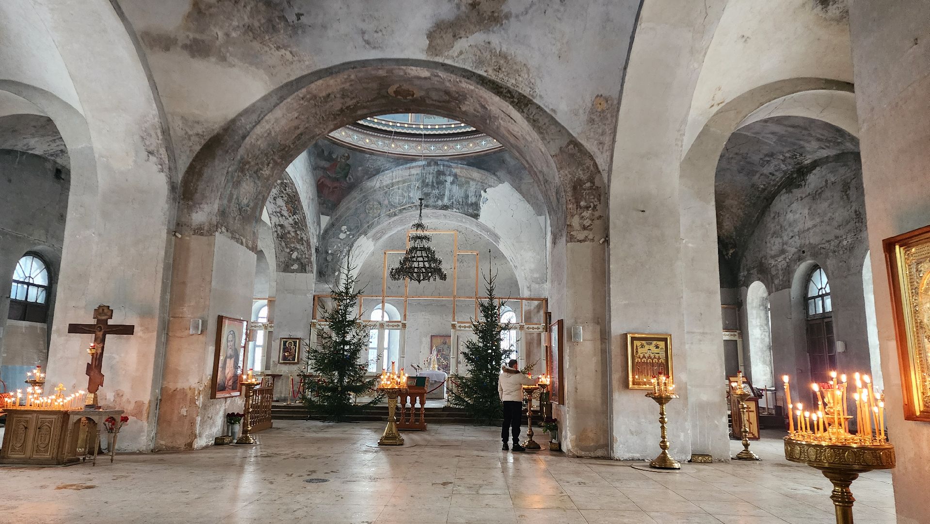 вертикалки,Бронницы, Подготовка храма к Рождеству, Рождественские богослужения, Украшение собора к Рождеству, Украшение церкви к Рождеству, Храмовый комплекс в Бронницах,