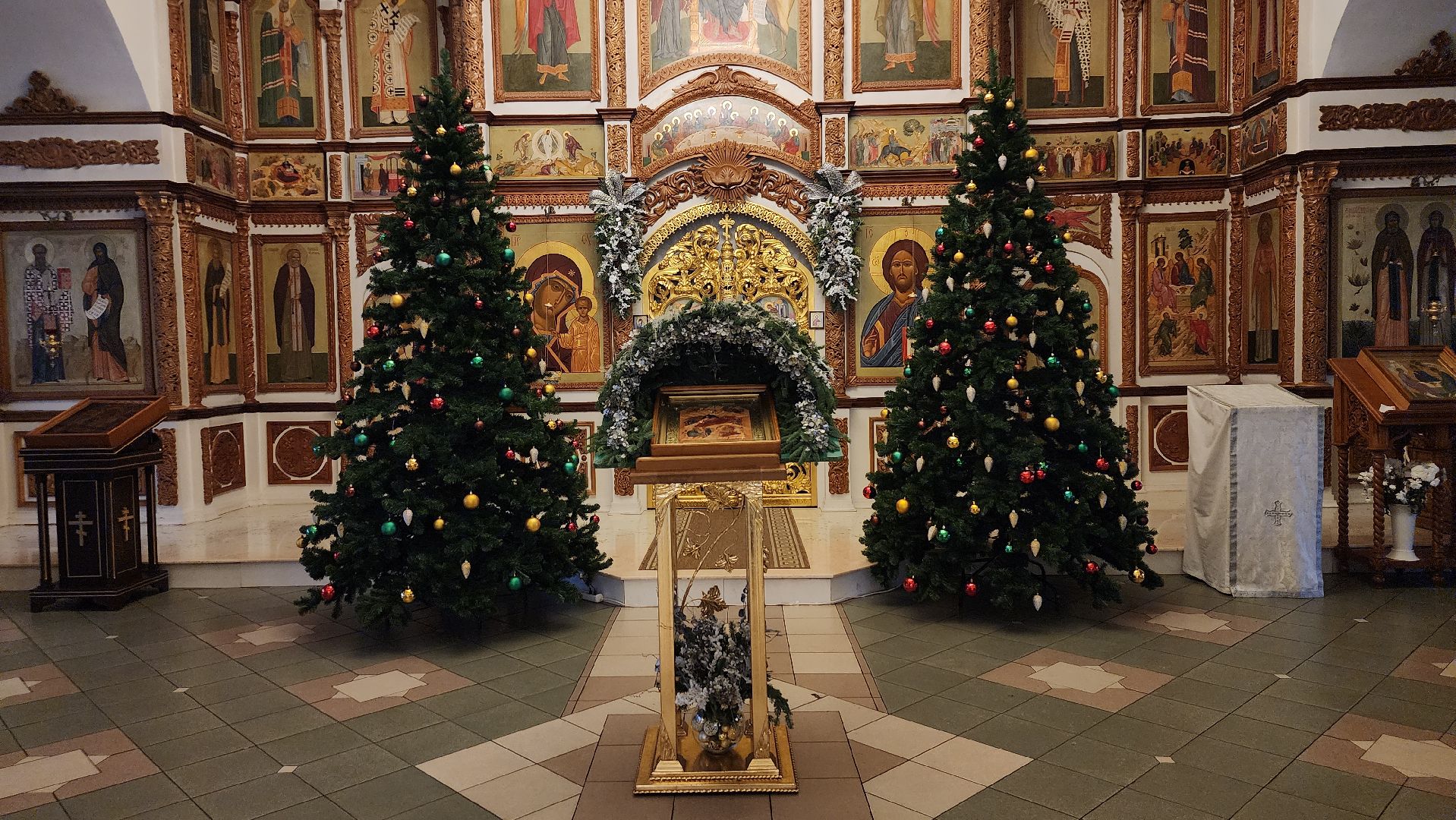 Рождество,подготовка к рождественской службе, Троицкий храм, Старая Купавна, Богородский городской округ,