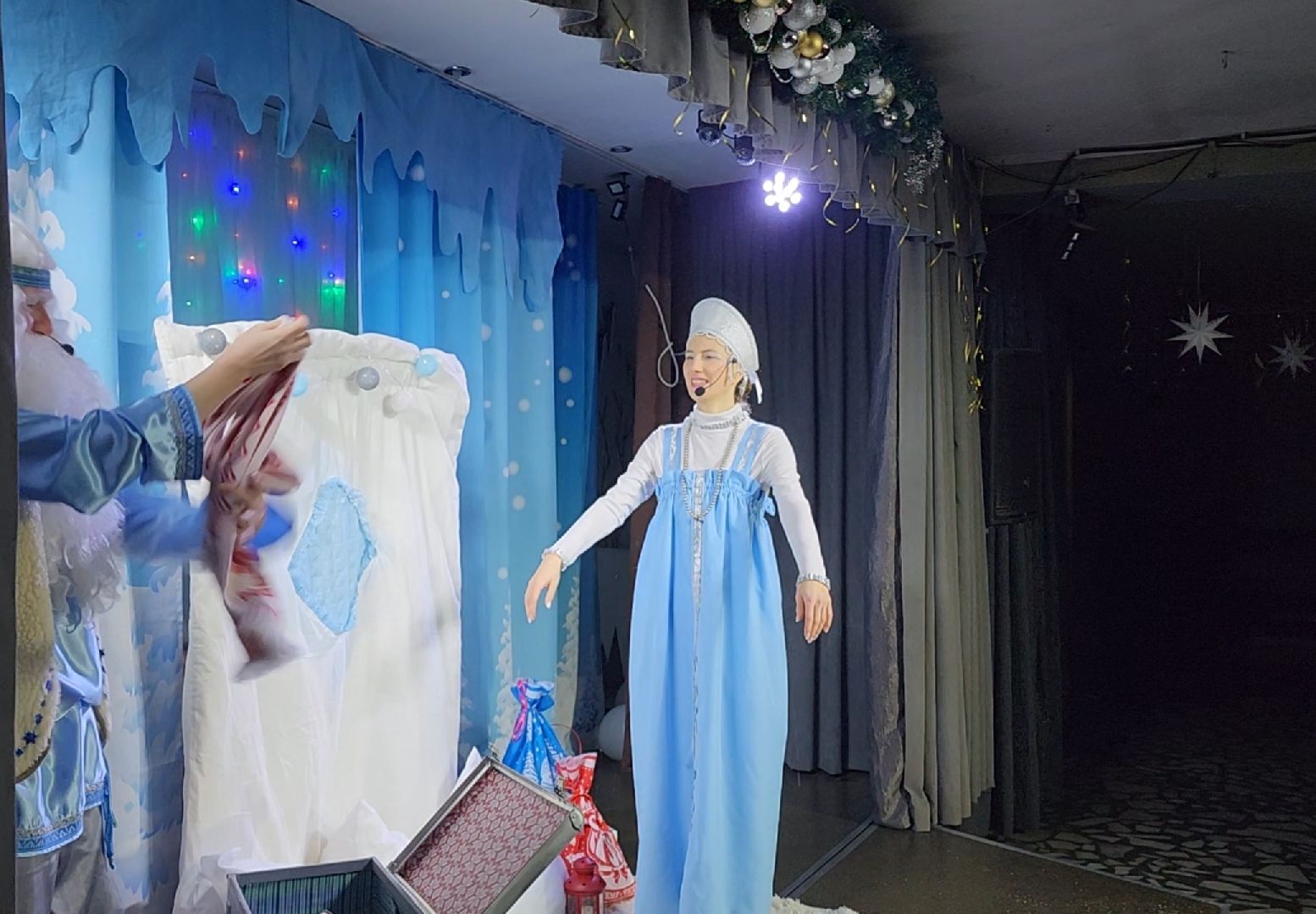 спектакль, новый год, благотворительность,вертикалки,