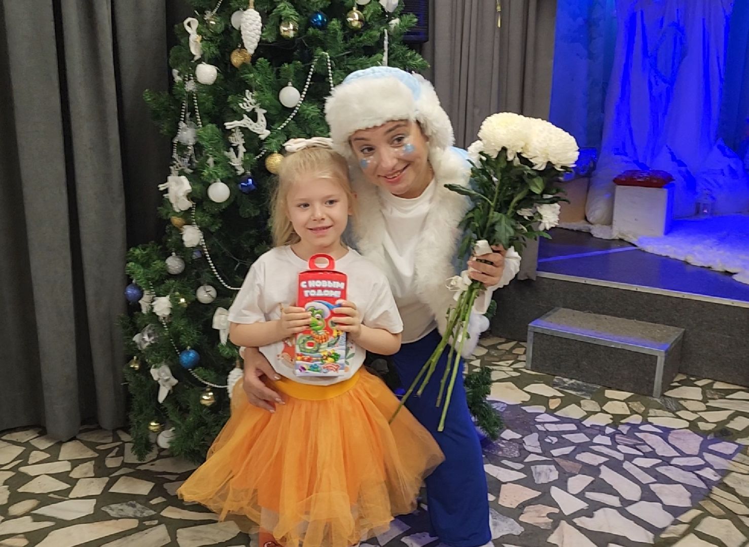 спектакль, новый год, благотворительность,вертикалки,