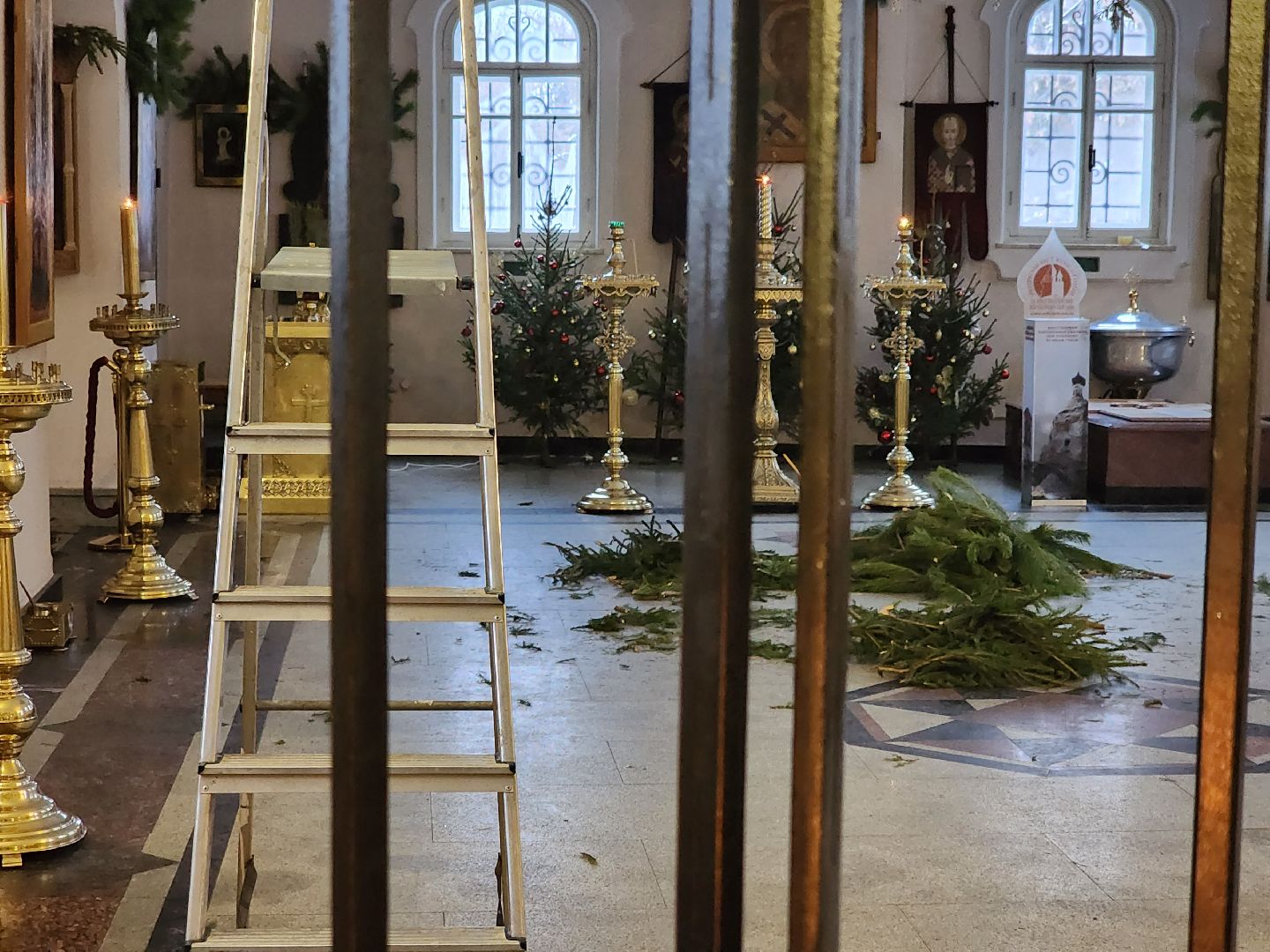 долгопрудный, сочельник, рождество христово, украшение храмов, ясли, вертикалки,