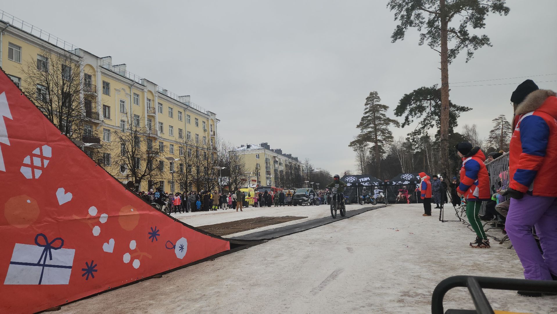 мото, мотокросс, мотоцикл, мотоциклисты, мотофристайл, трюки, экстрим, экстримальный спорт,