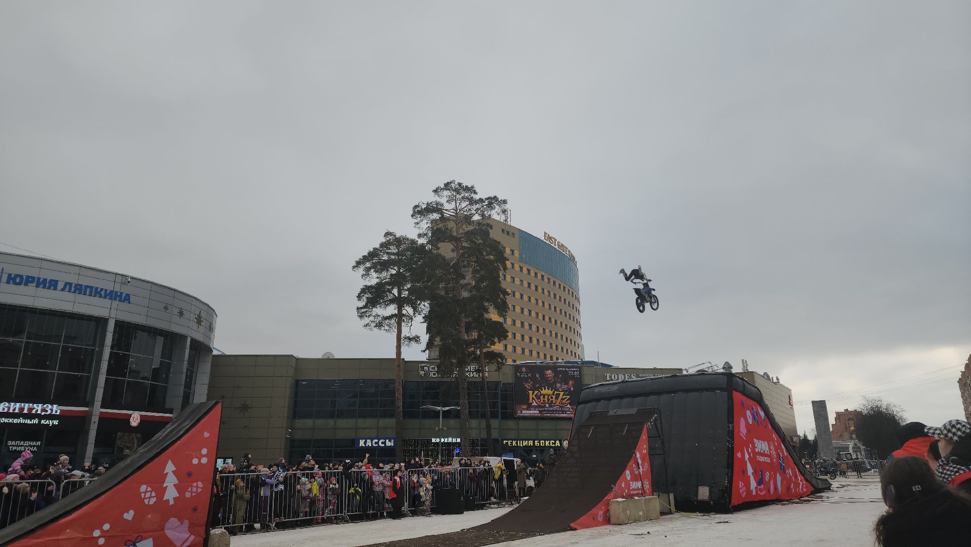 мото, мотокросс, мотоцикл, мотоциклисты, мотофристайл, трюки, экстрим, экстримальный спорт,