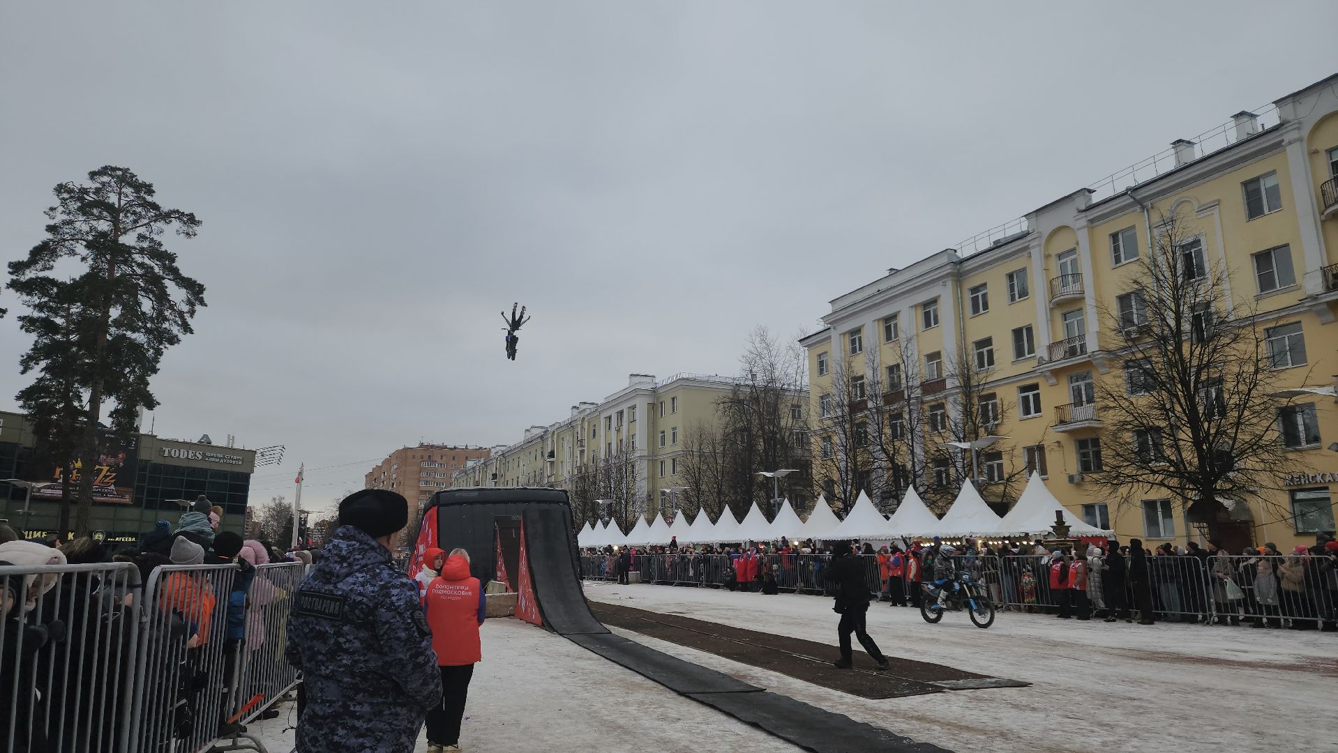 мото, мотокросс, мотоцикл, мотоциклисты, мотофристайл, трюки, экстрим, экстримальный спорт,