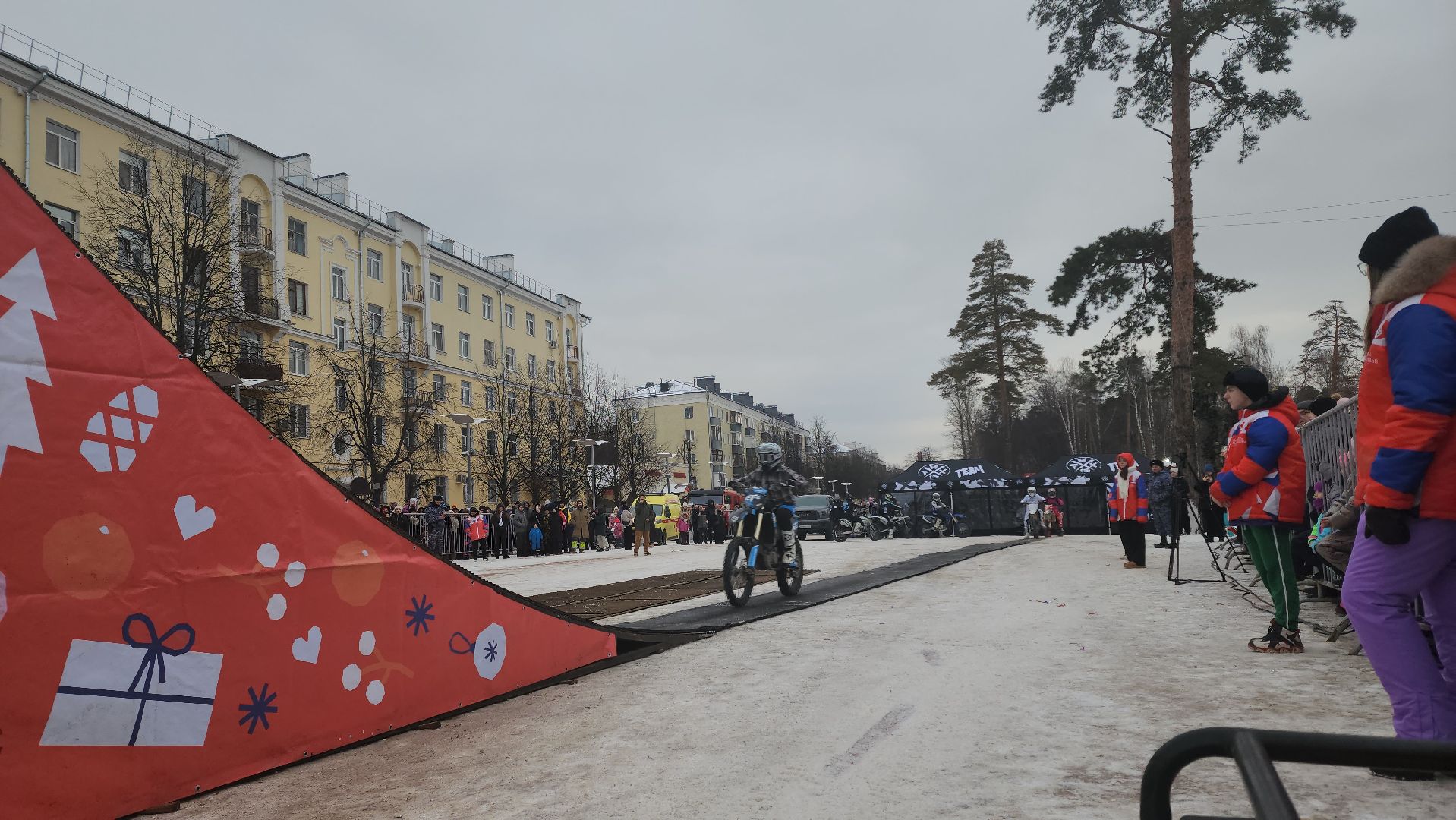мото, мотокросс, мотоцикл, мотоциклисты, мотофристайл, трюки, экстрим, экстримальный спорт,