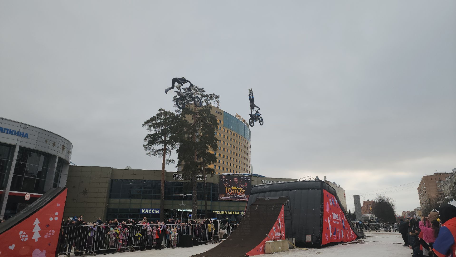 мото, мотокросс, мотоцикл, мотоциклисты, мотофристайл, трюки, экстрим, экстримальный спорт,