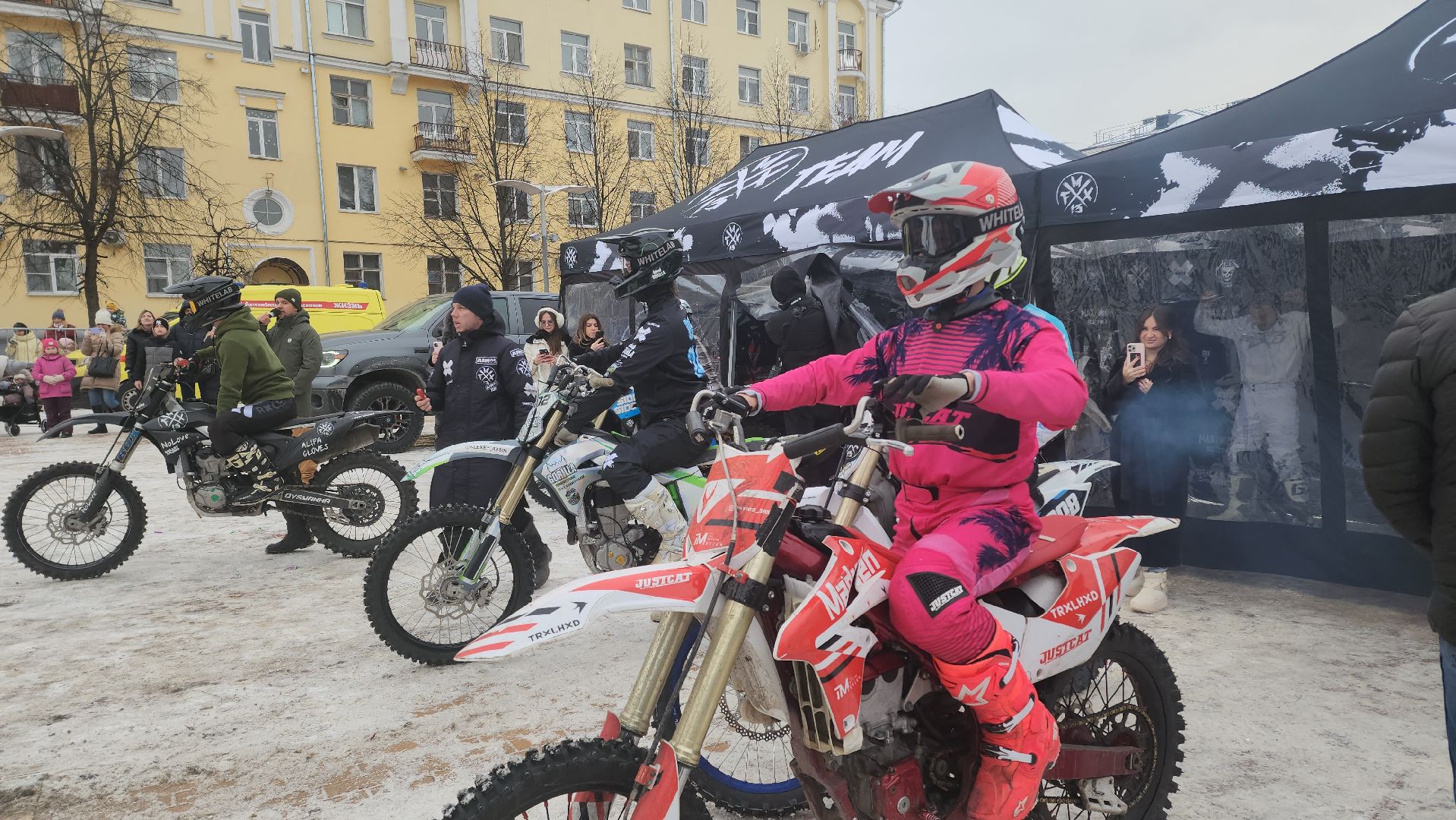 мото, мотокросс, мотоцикл, мотоциклисты, мотофристайл, трюки, экстрим, экстримальный спорт,