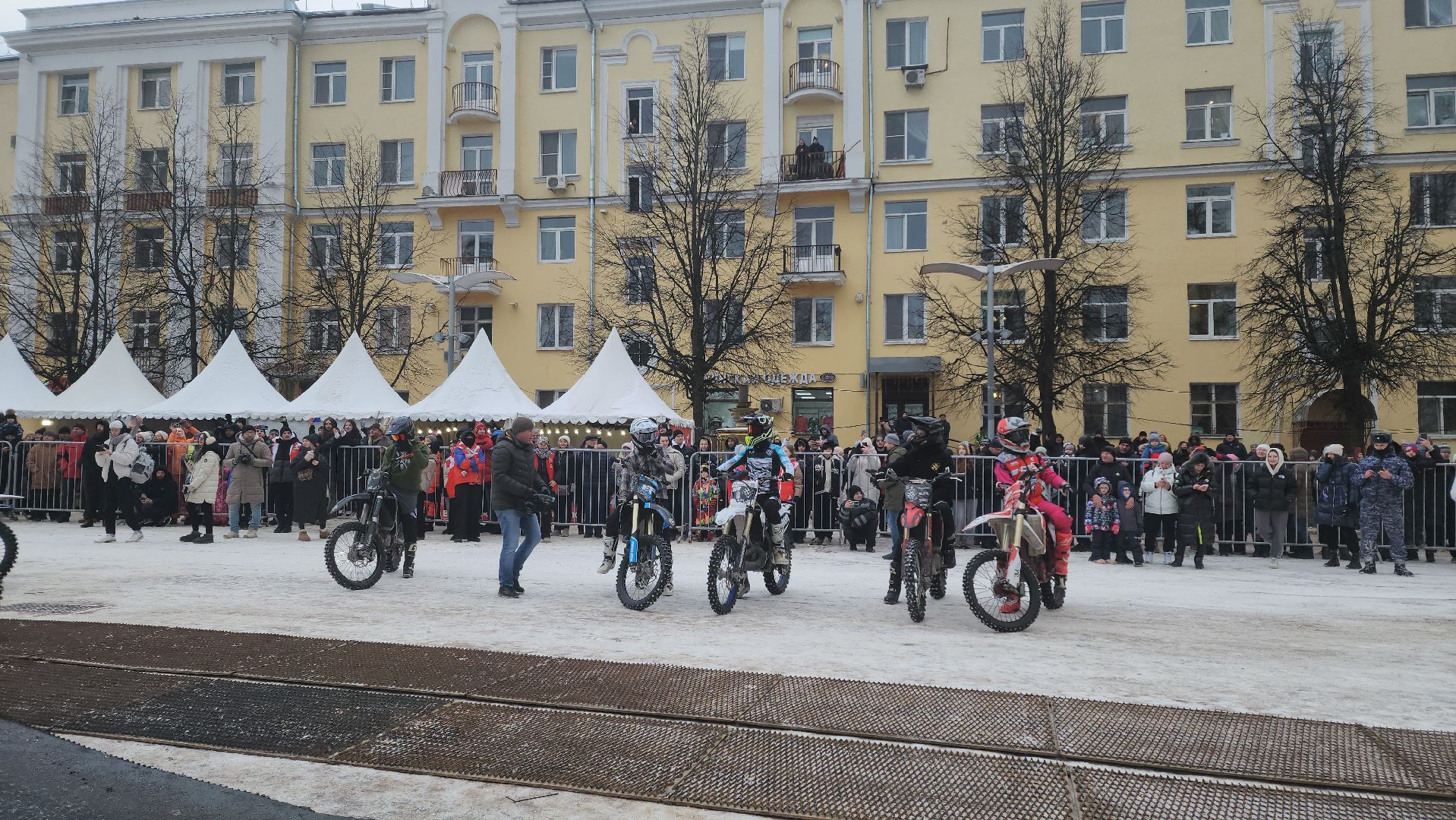 мото, мотокросс, мотоцикл, мотоциклисты, мотофристайл, трюки, экстрим, экстримальный спорт,