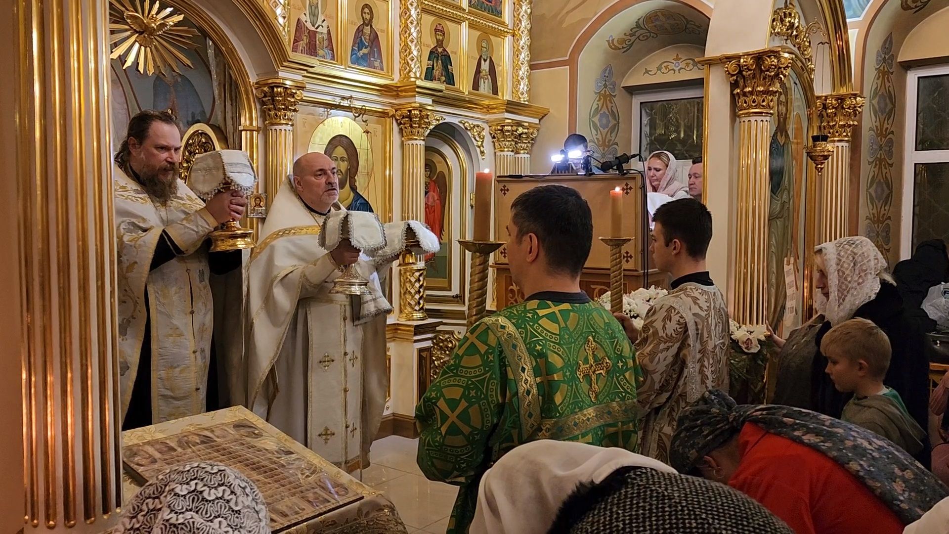 Чехов, Рождество Христово, христианский праздник, Иоанно-Предтеченский храм, праздничное богослужение, божественная литургия,православные христиане, православие,
