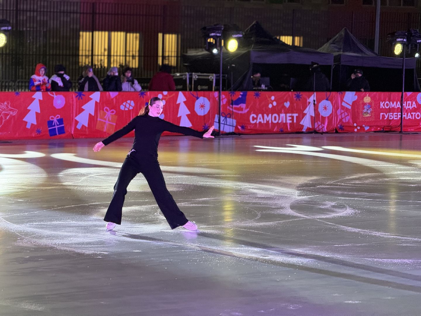 гала-шоу ильи авербуха, гала-шоу чемпионы, чемпионы и звезды фигурного катания, Илья Авербух, Глава Ленинского округа, Каток в Мисайлово, зима в подмомсковье,