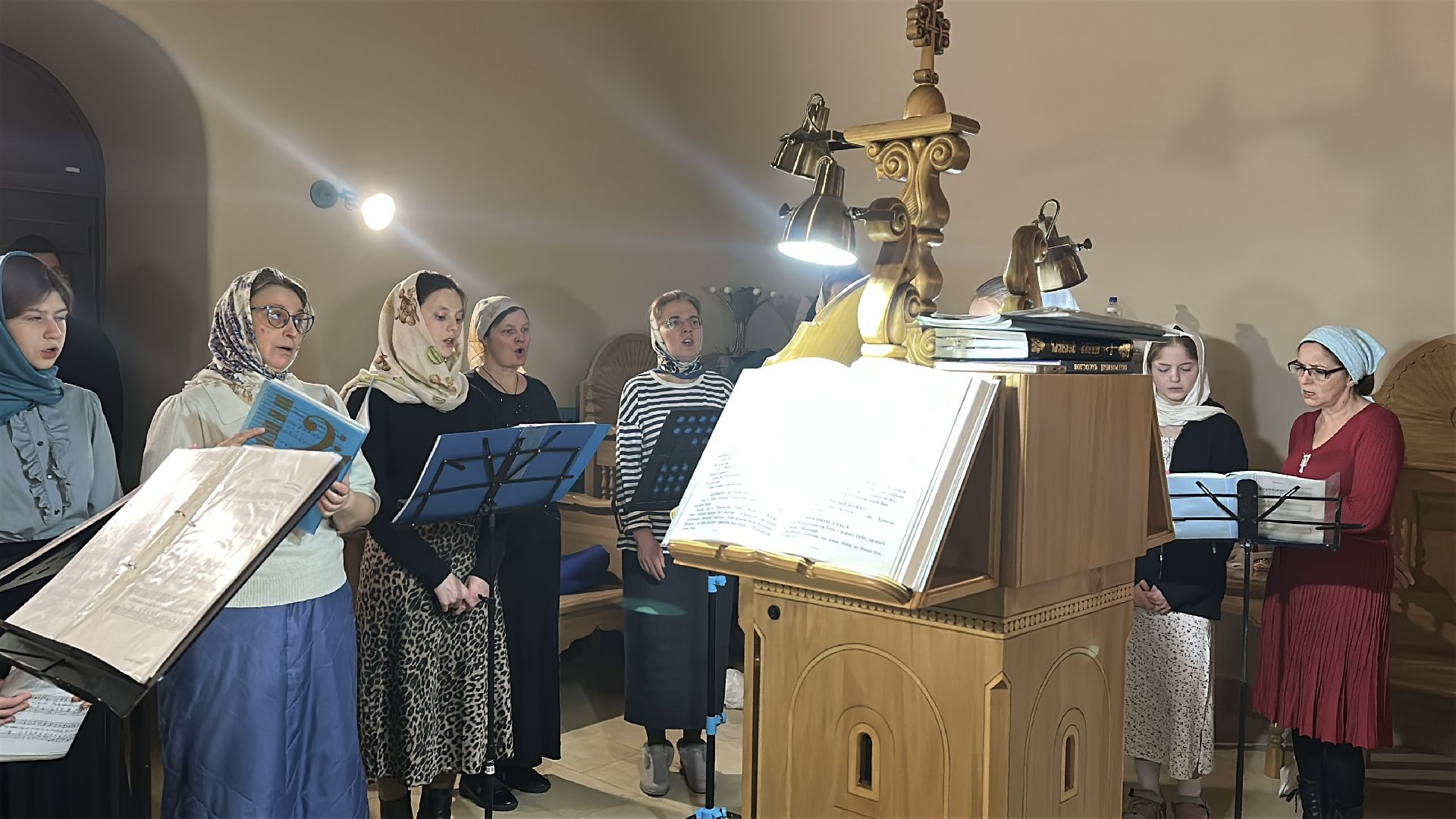 шаховская, всехсвятский храм, рождественская служба, рождественские богослужения, рождество, рождество христово, вертикалки,