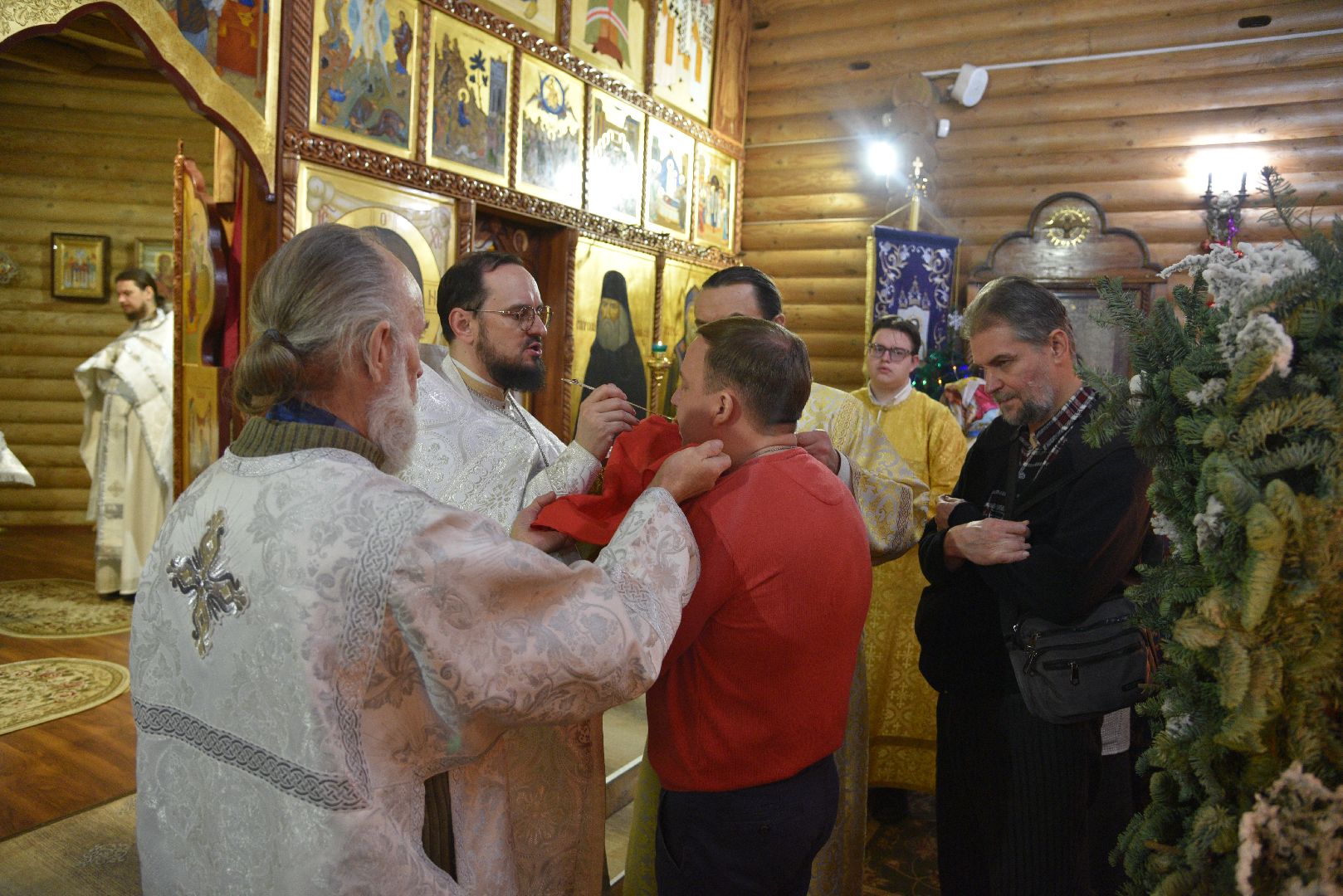 лотошино, храм серафима саровского, рождество, рождество христово, церковь, праздник,