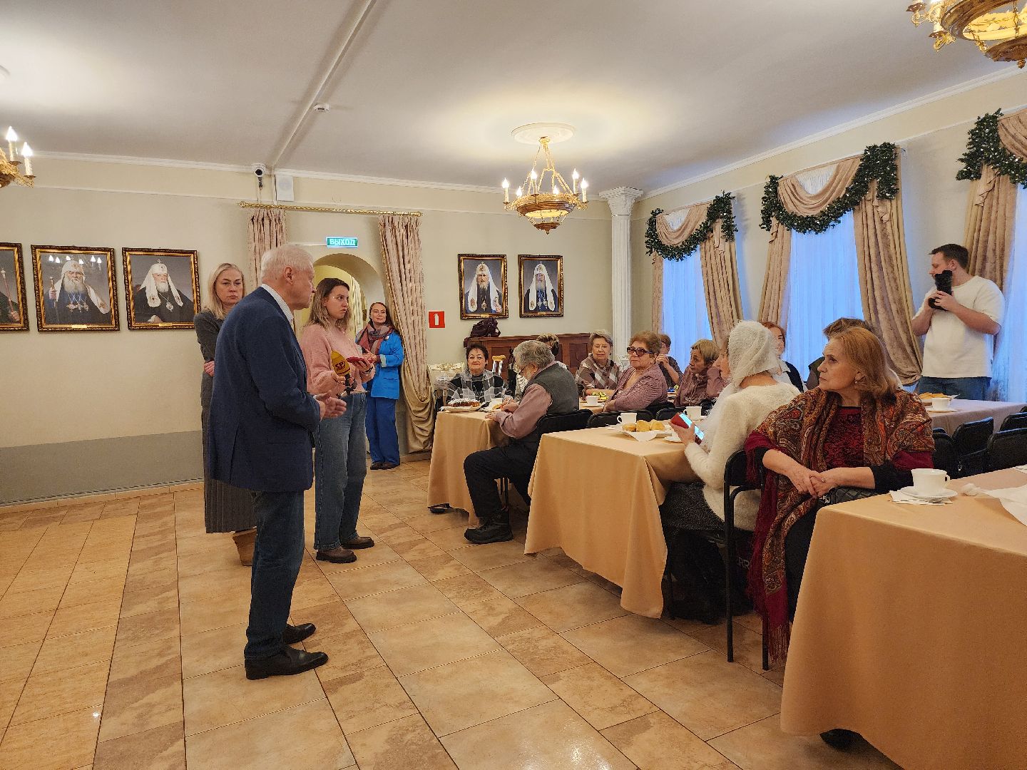 Коломна, рождество христово, союз пенсионеров подмосковья,волонтеры,рождественская елка,