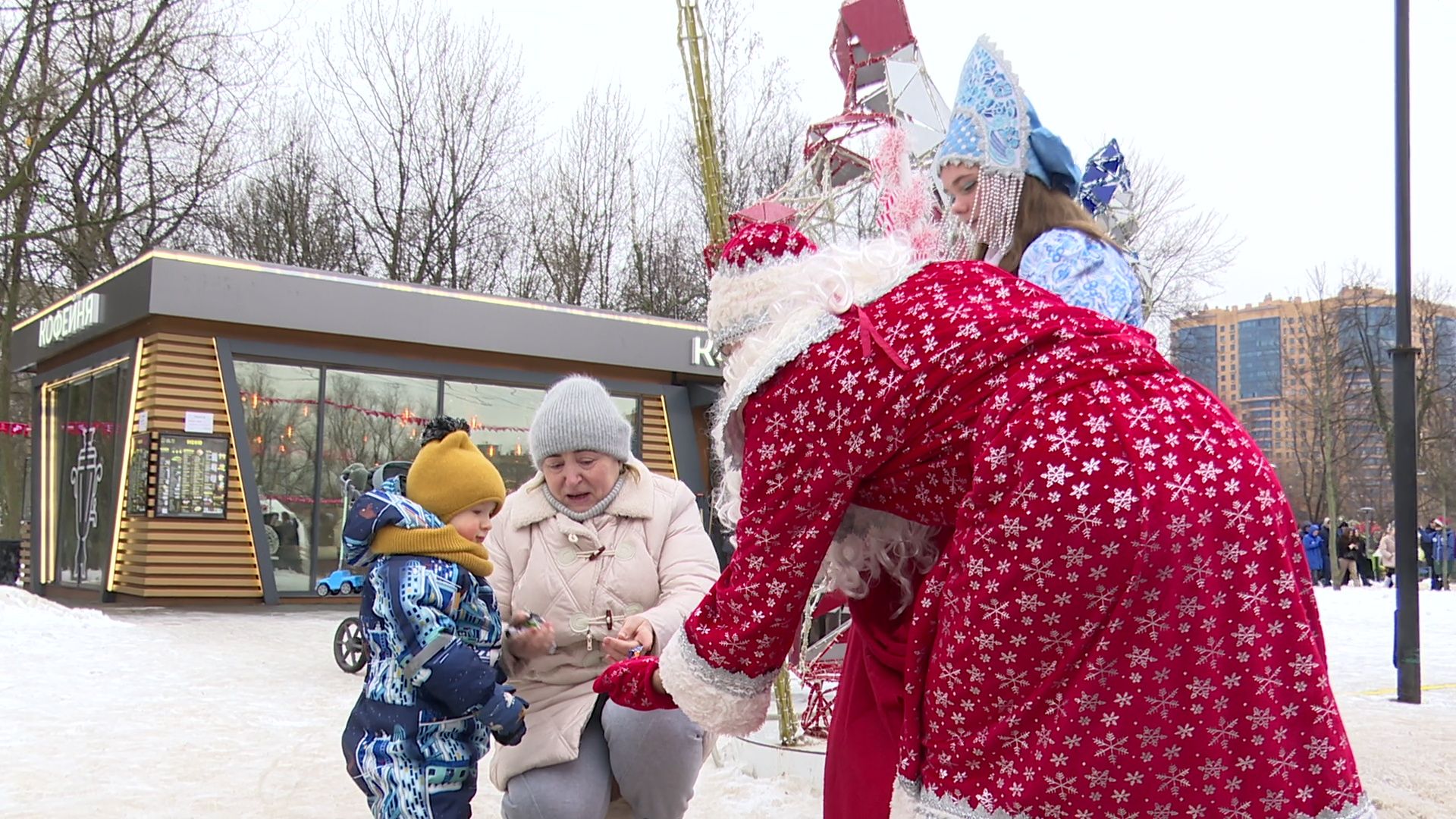 hеутов, вертикалки, деды морозы, поздравление, новый год, новые территории, снегурочки, флешмоб,