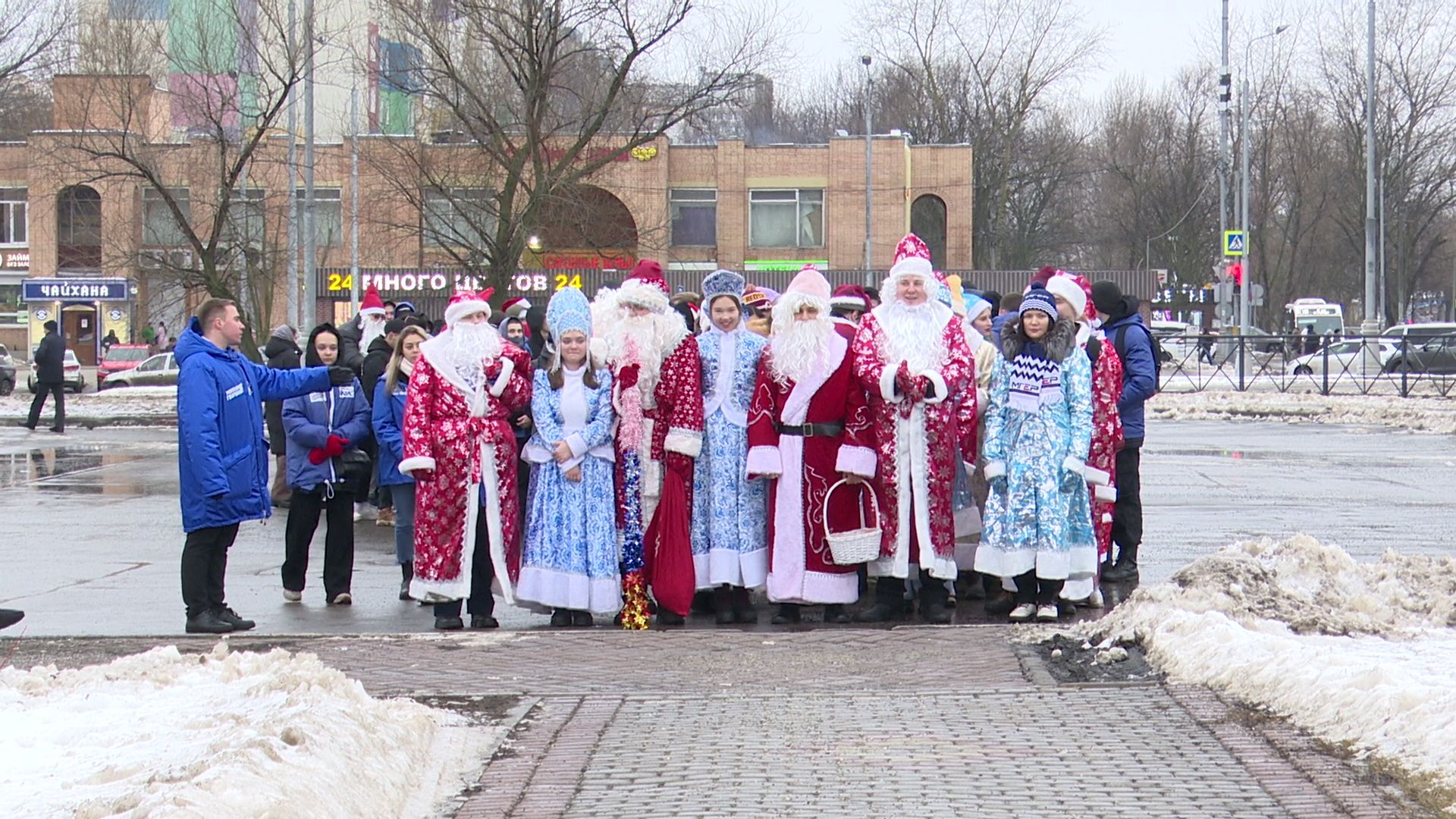 hеутов, вертикалки, деды морозы, поздравление, новый год, новые территории, снегурочки, флешмоб,