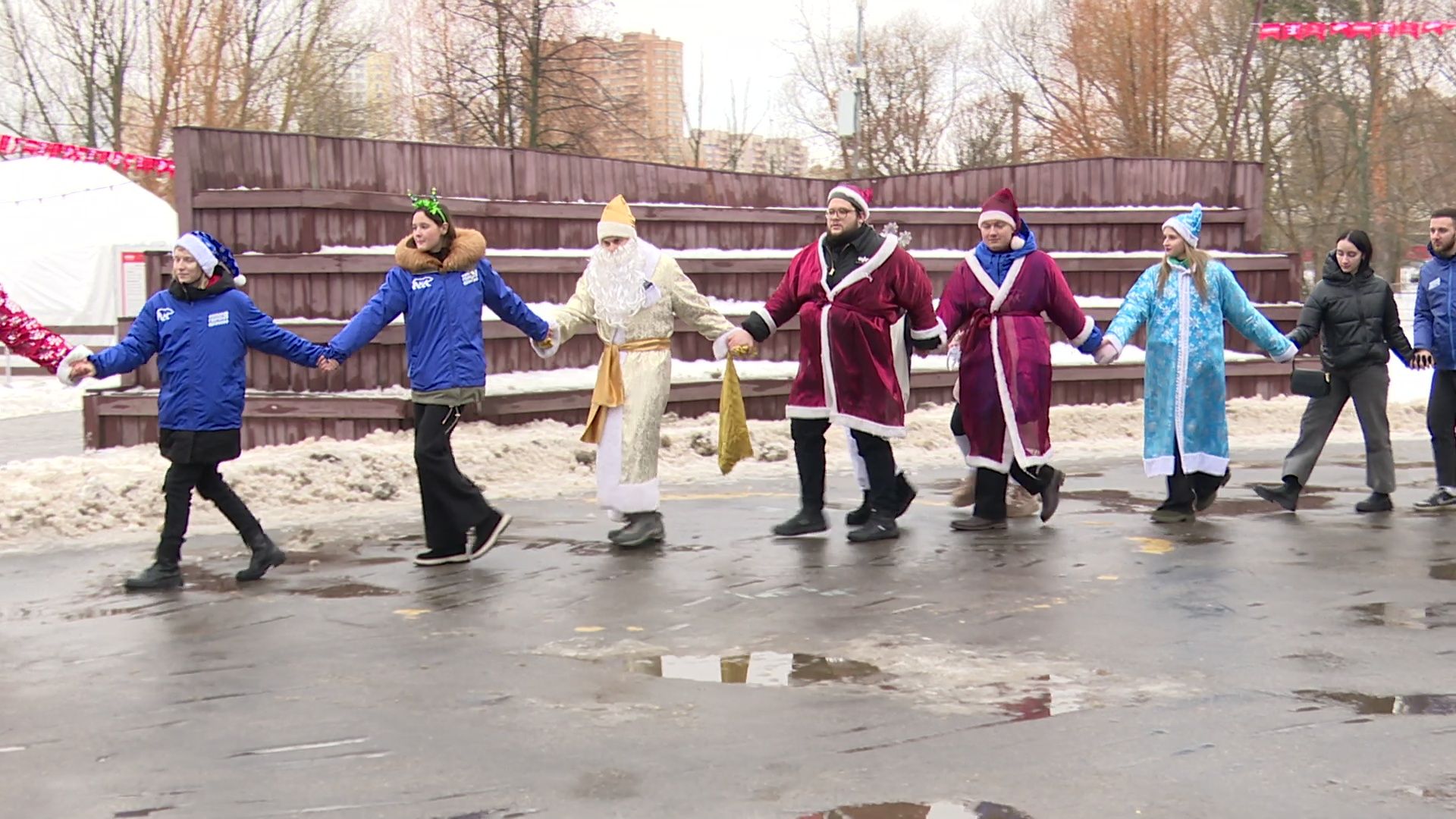 hеутов, вертикалки, деды морозы, поздравление, новый год, новые территории, снегурочки, флешмоб,